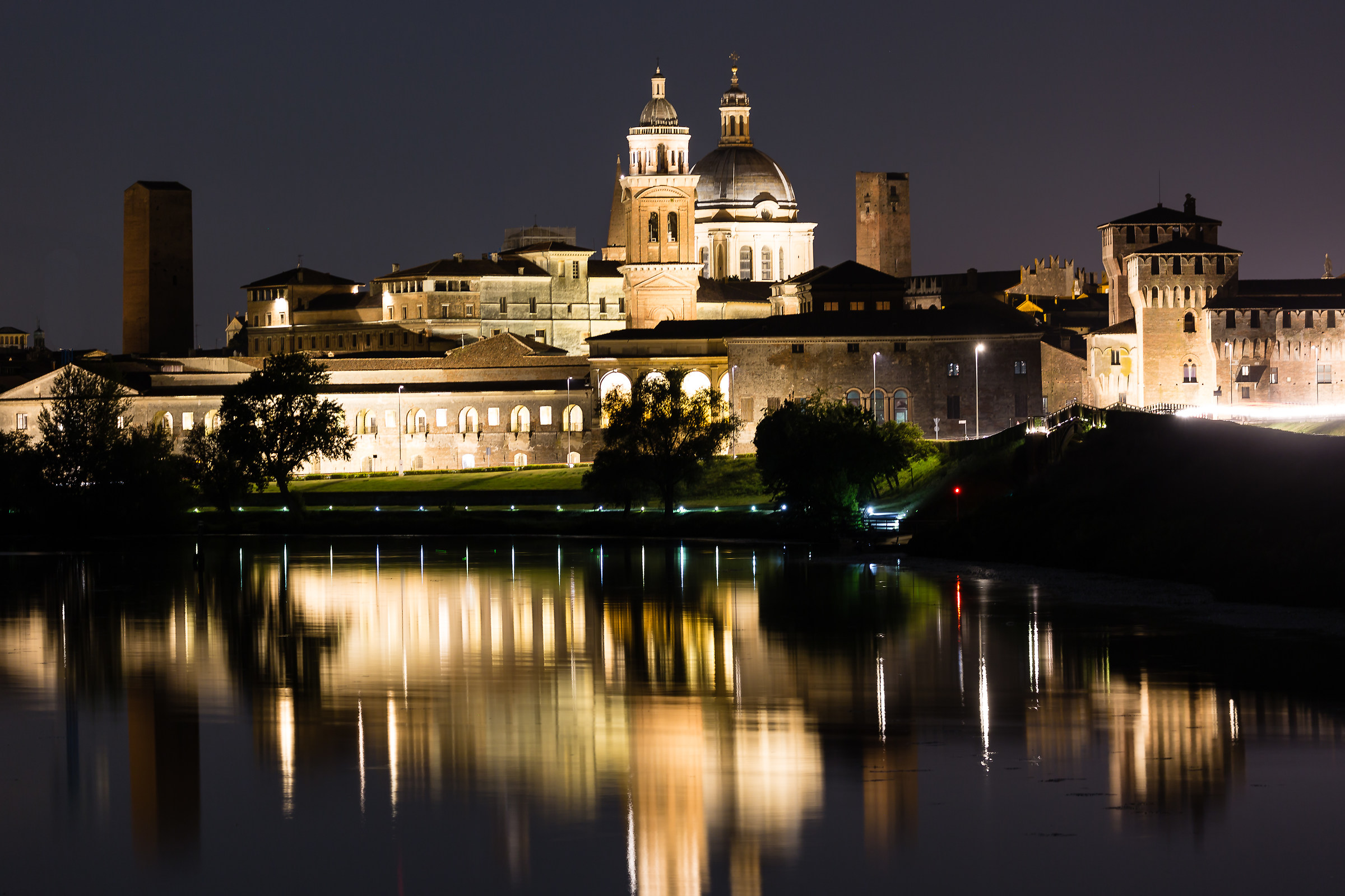 Mantua and its river