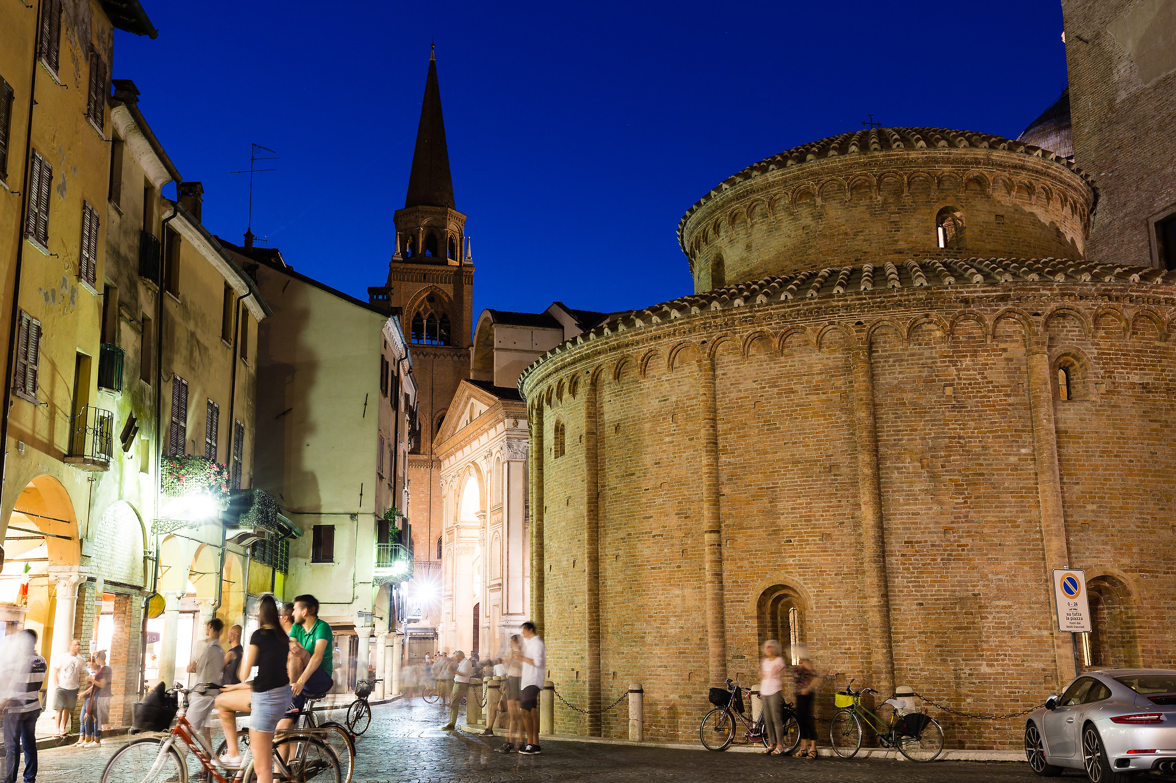 Mantua and the night