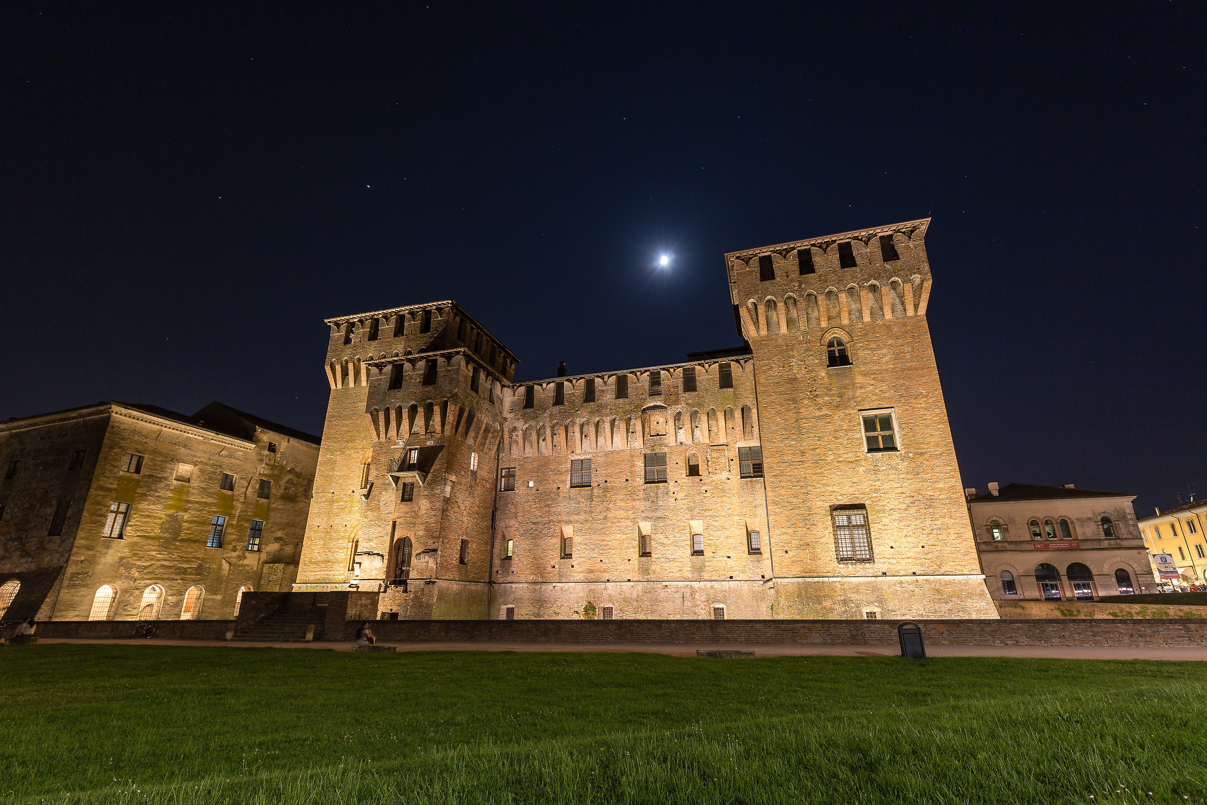 Mnatova and his castle