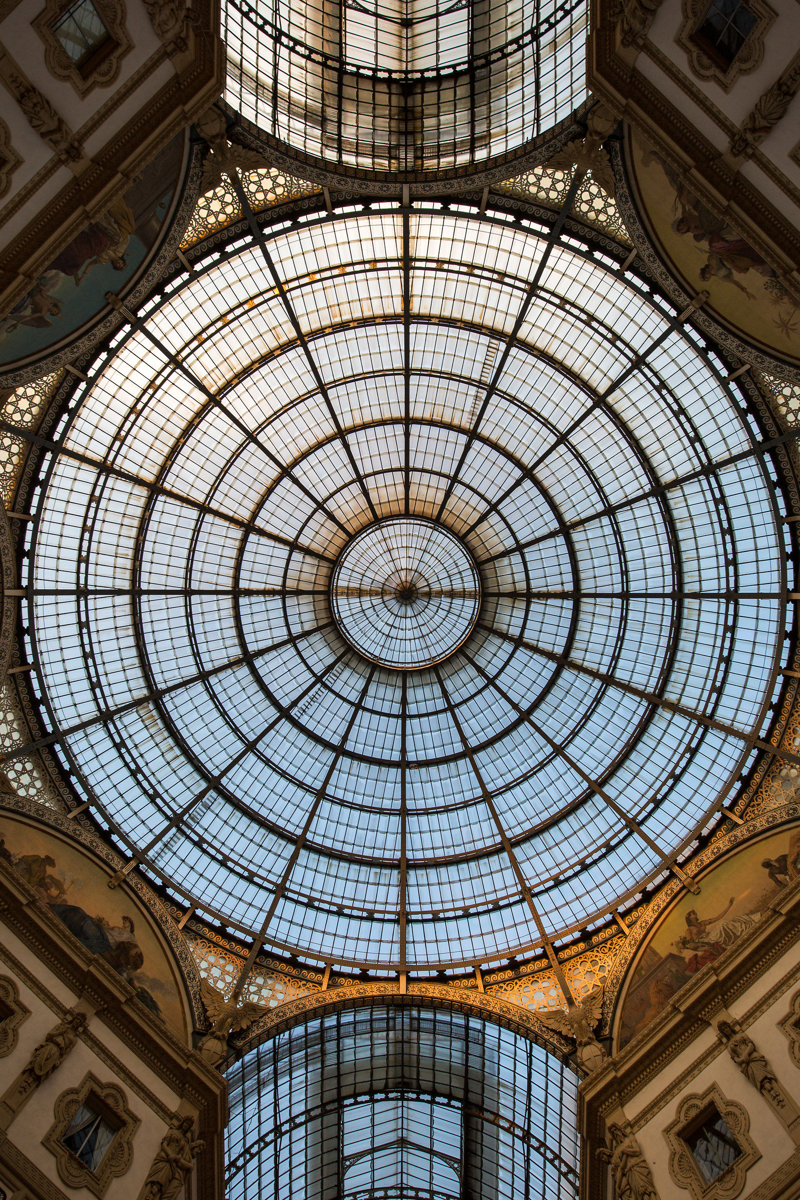 Milan and the gallery