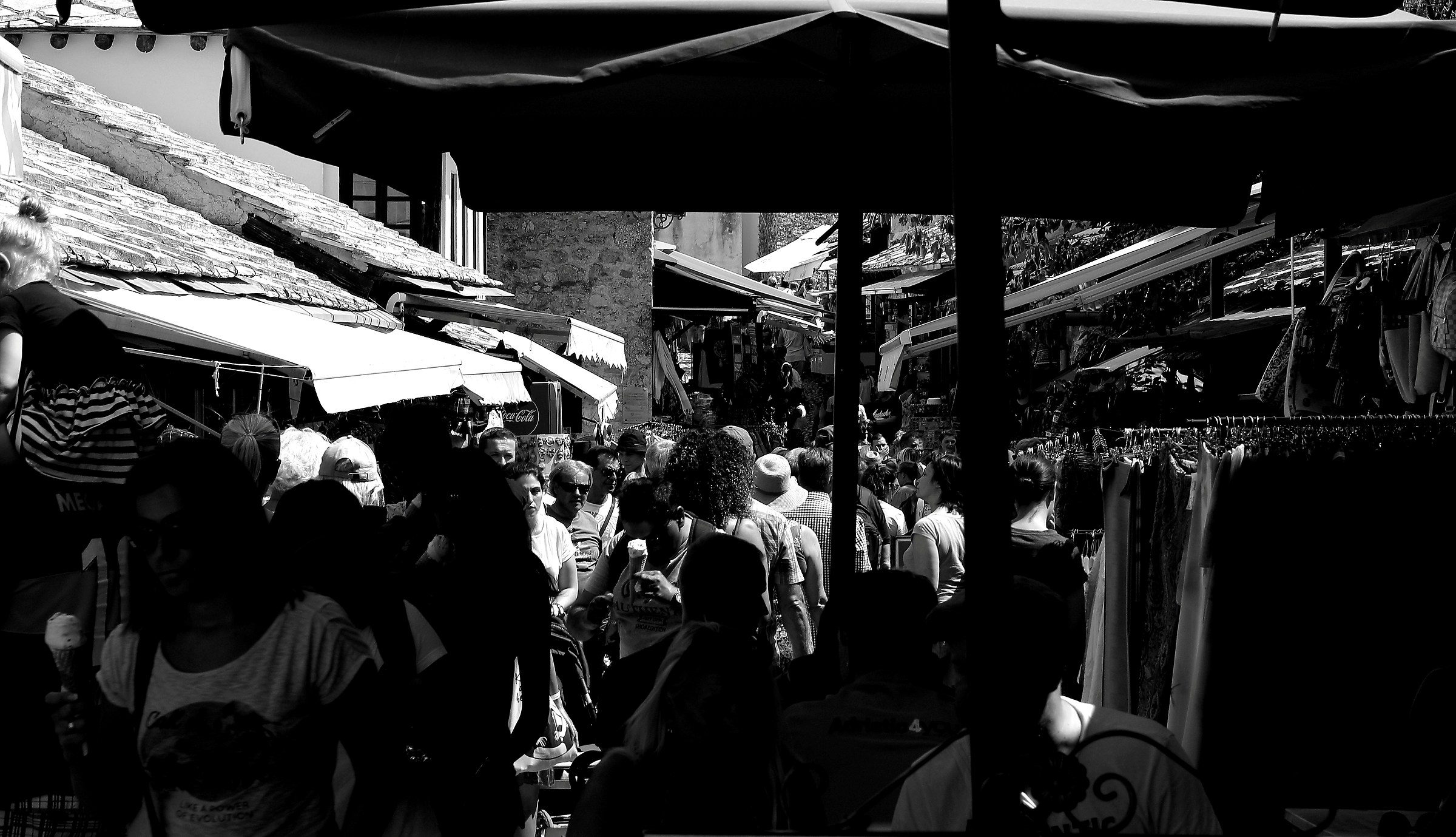 ... Stret and crowded