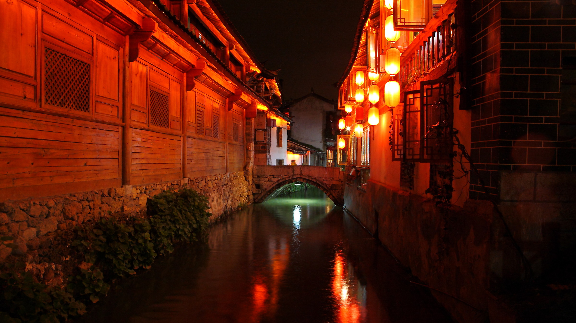 Lijiang Red Lanterns in Yunnan, North China Occ.