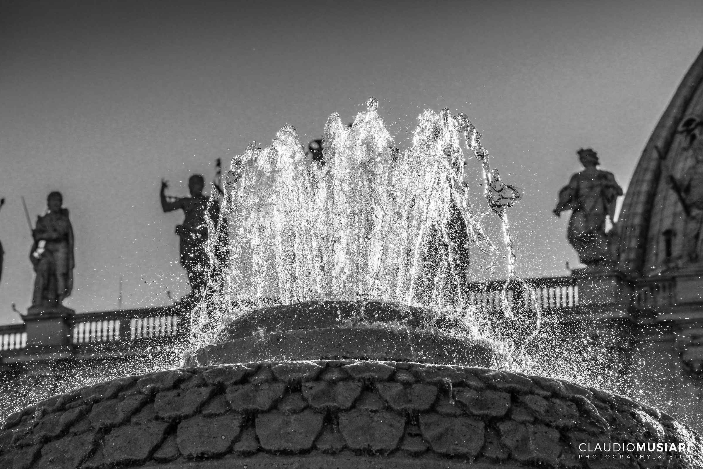 Fontana in Piazza San Pietro