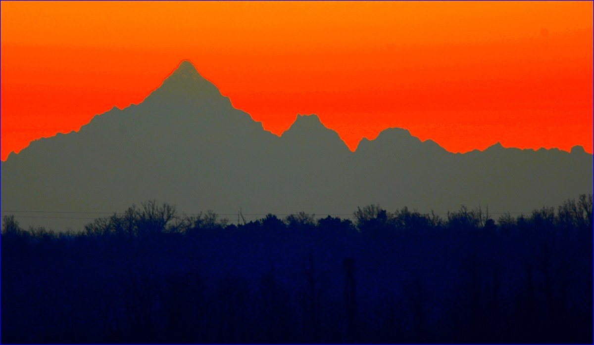 , Monviso seen from the square of Tornavento, (MI)