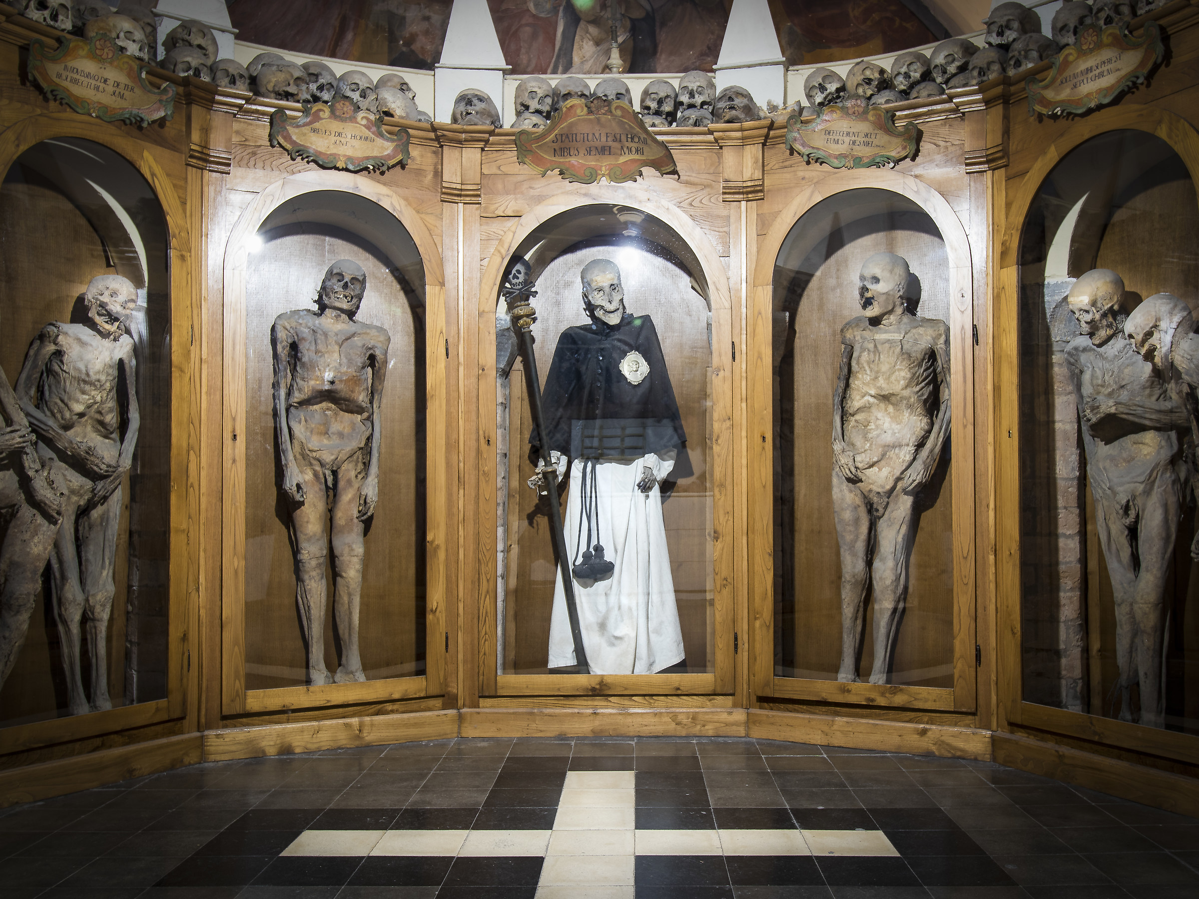 Chiesa dei morti/2 - Urbania