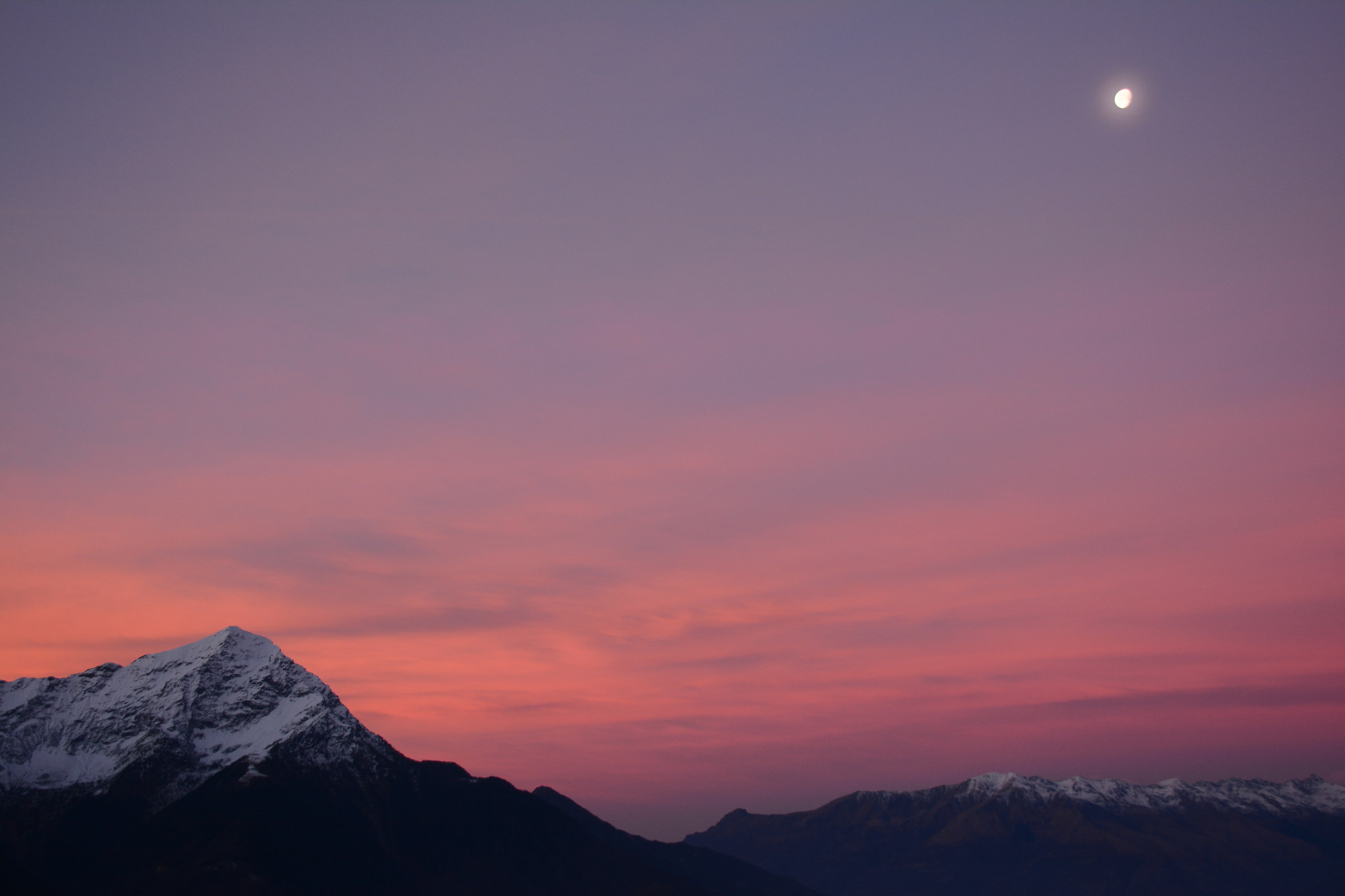 Il Legnone e la Luna
