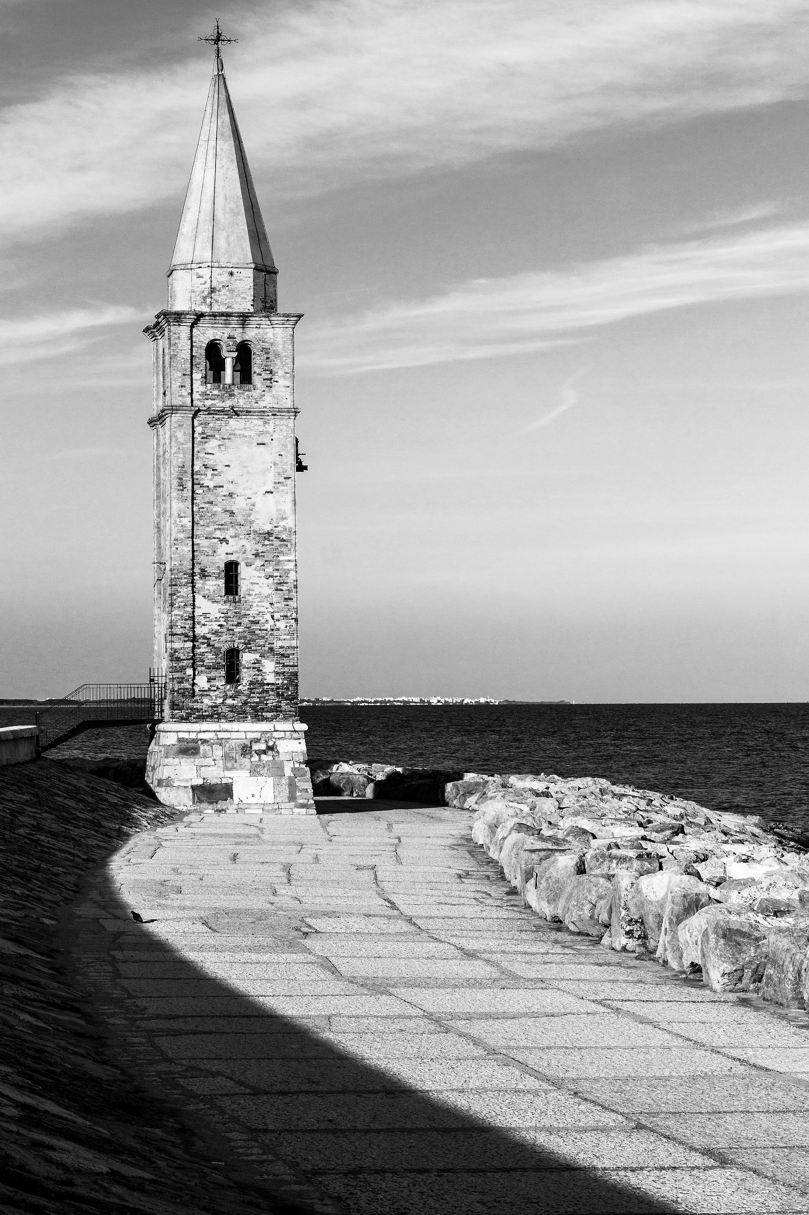 Faro Lungomare - Spiaggia di Ponente