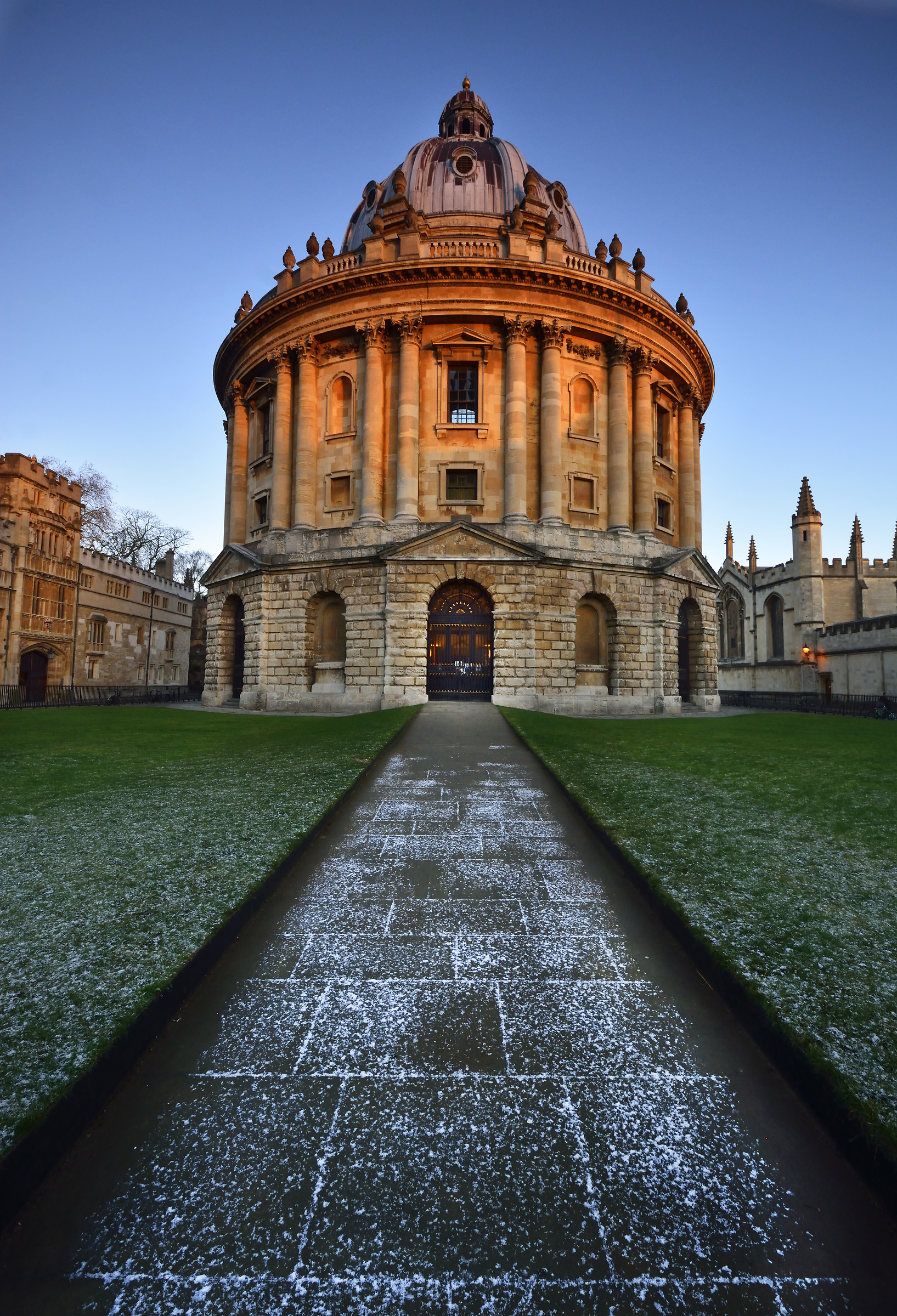 Classic Radcliffe Camera (& still some snow)