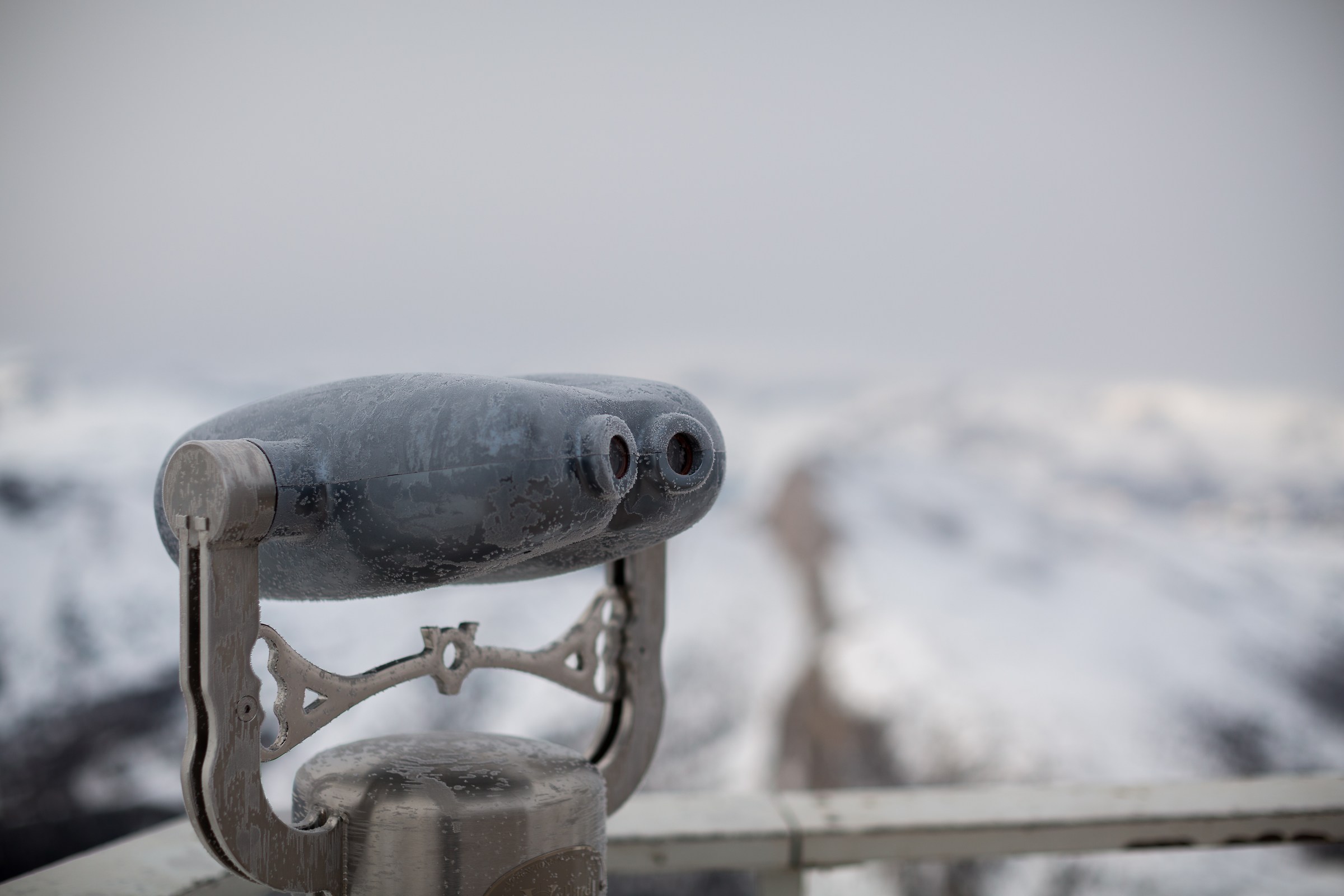 The frozen spyglass