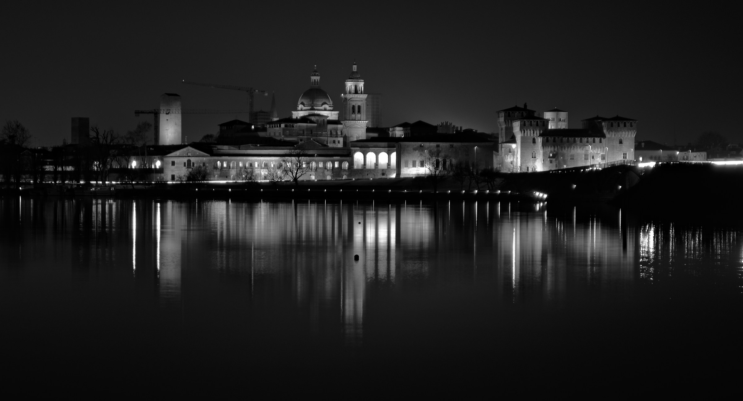 Mantua in the night