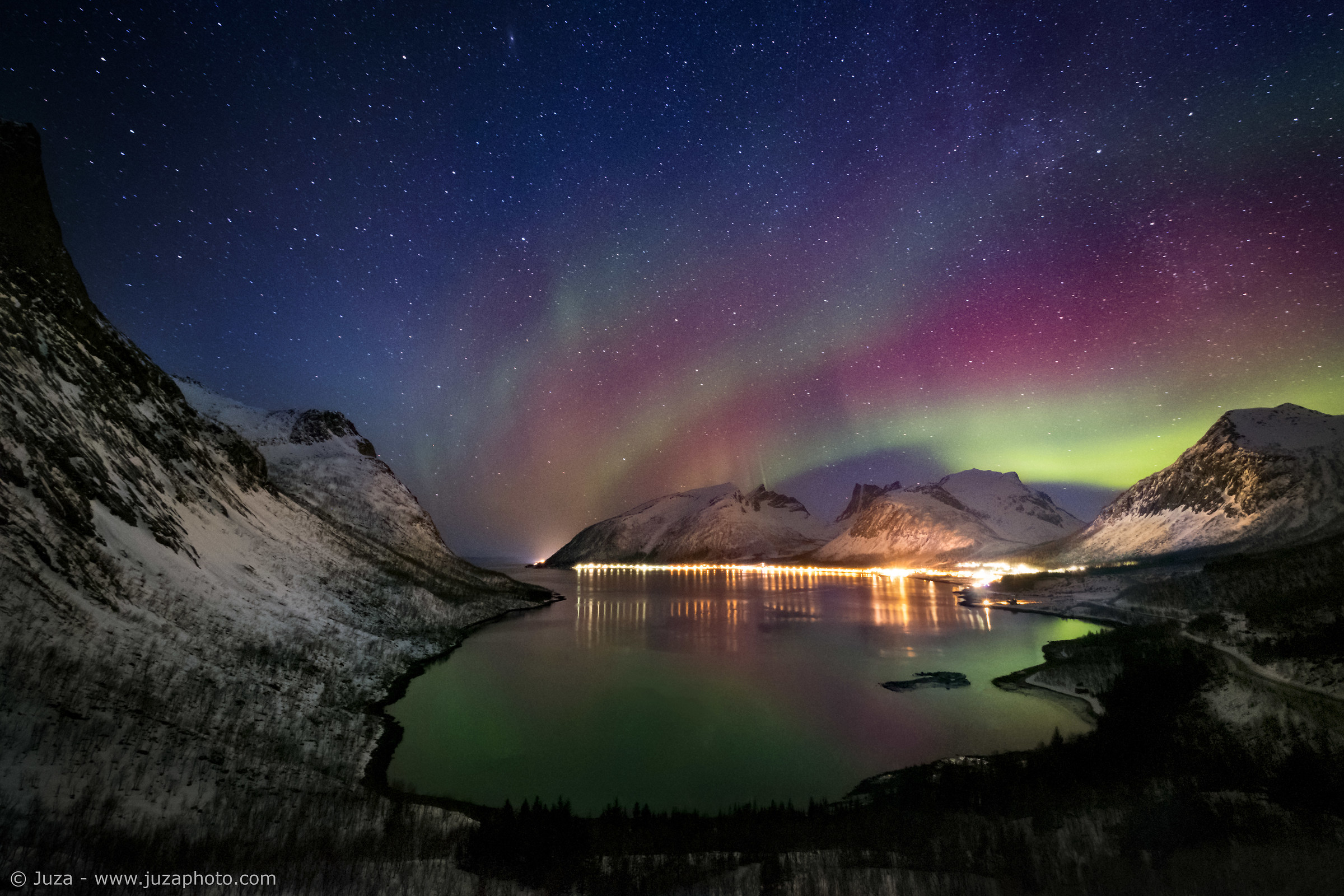 Aurora borealis on Bergsfjorden