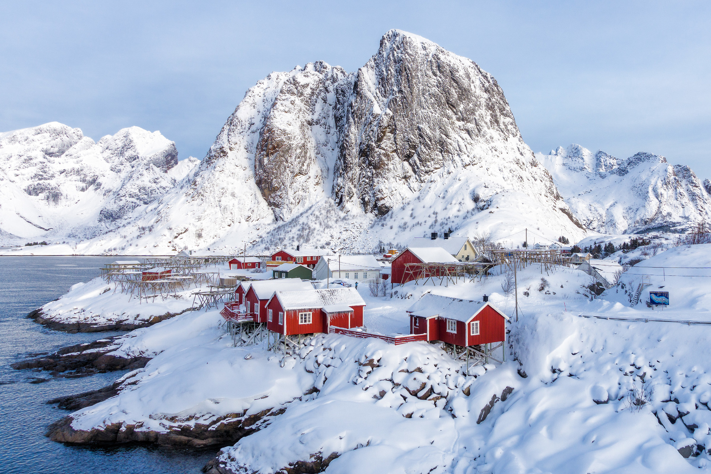 Hamnoy Isole Lofoten Norvegia crop