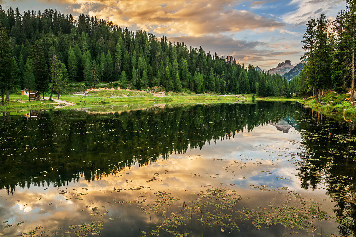 Among the reflections of Antorno