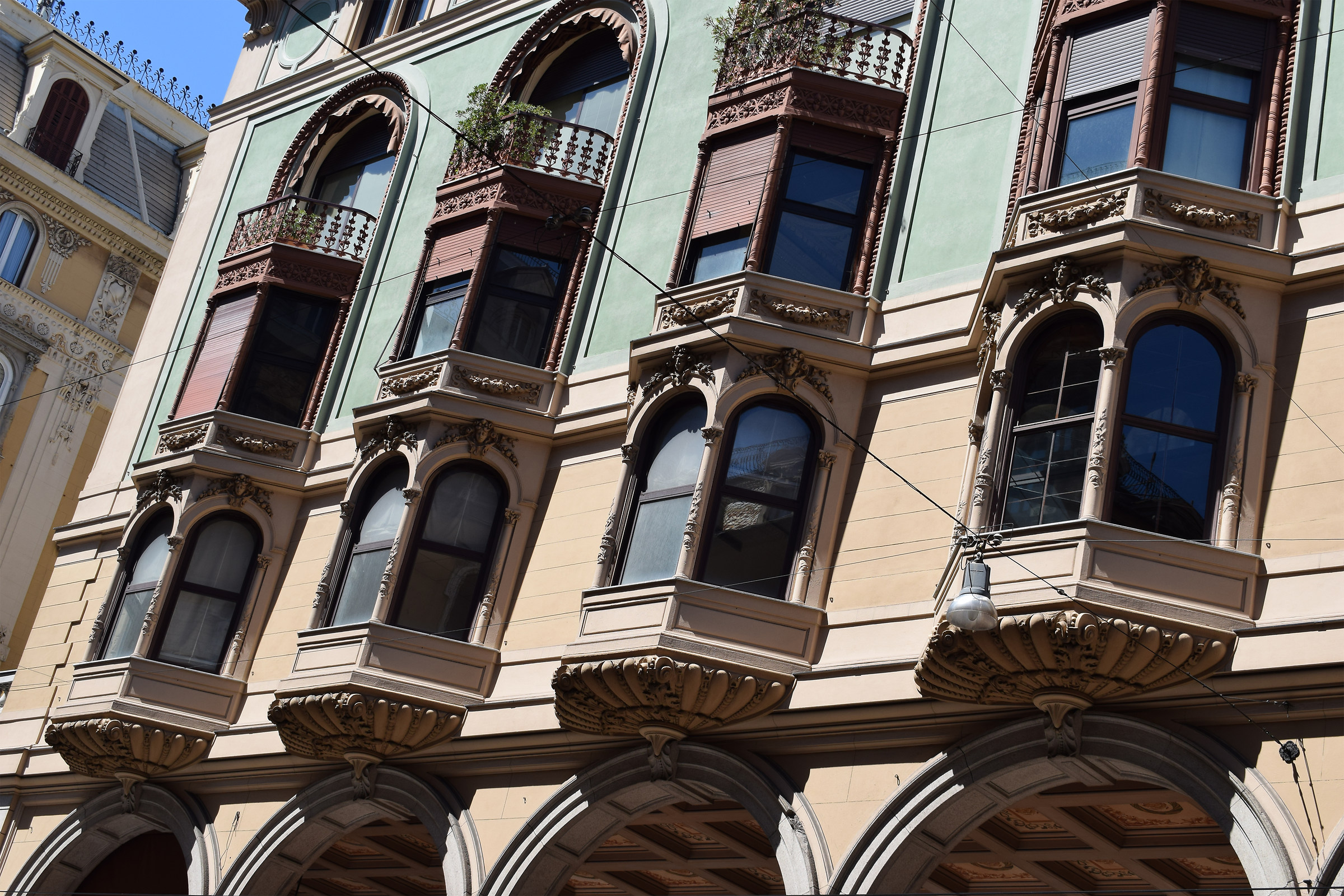 Lo stile Liberty del Coppedè in Via XX Settembre