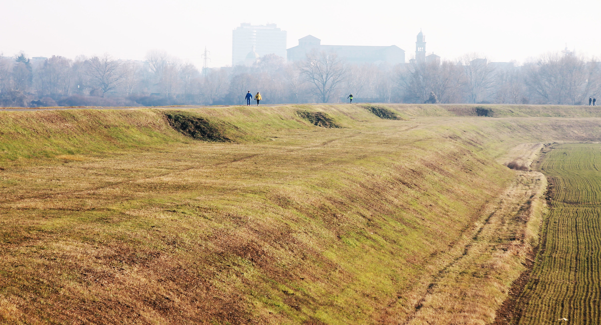 walk on the bank of the po