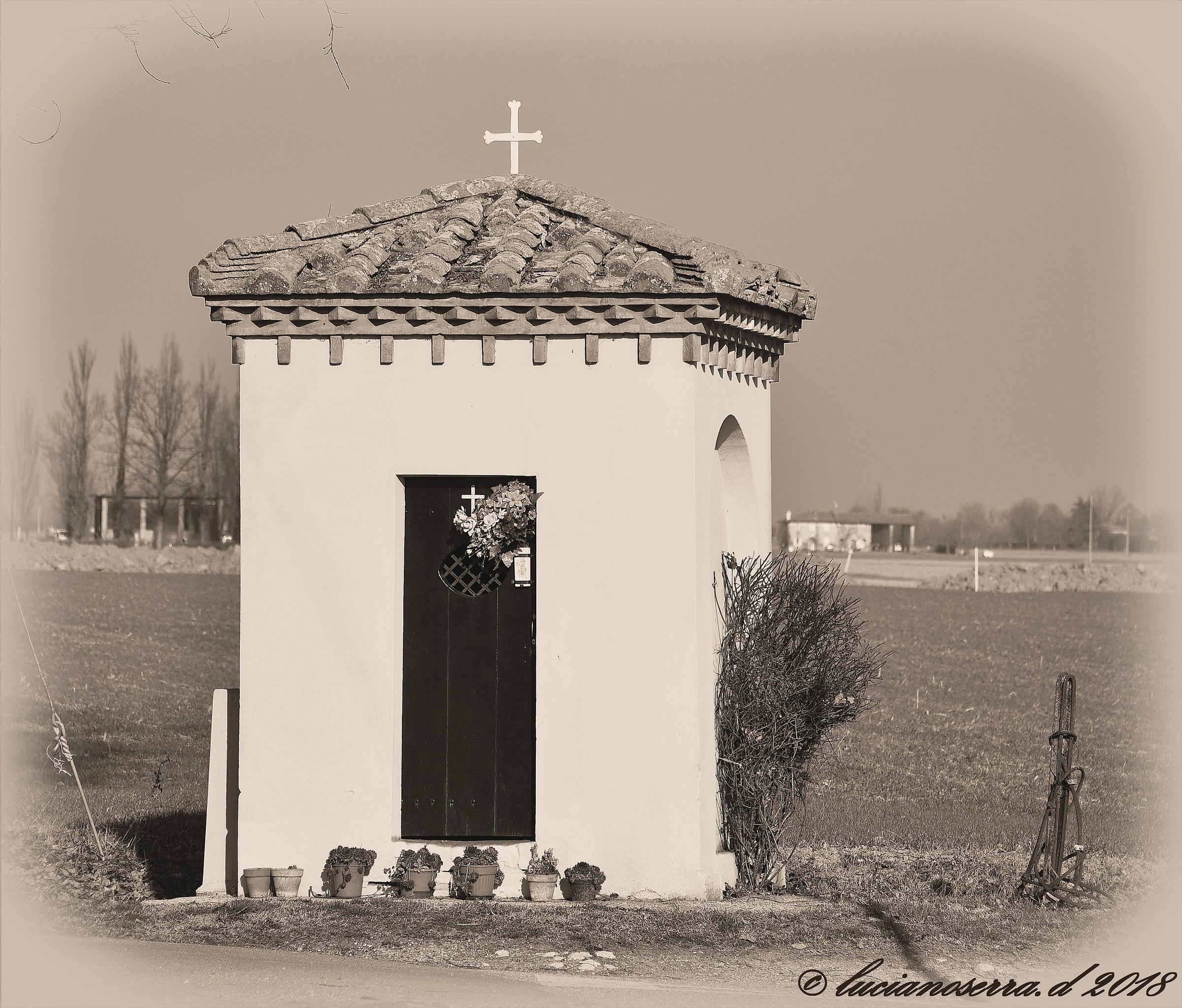 Edicola votiva nella campagna di Argelato (Bo)