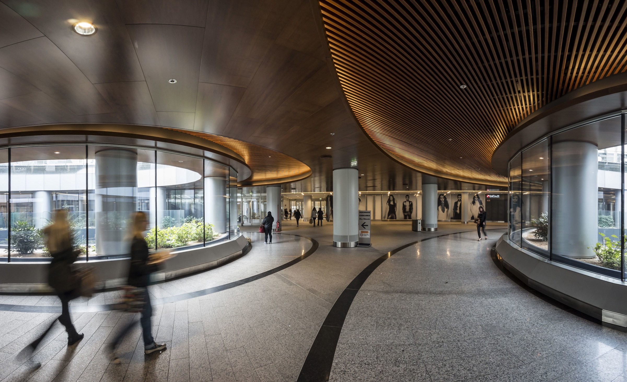 Piazza Gae Aulenti - Level below - 2