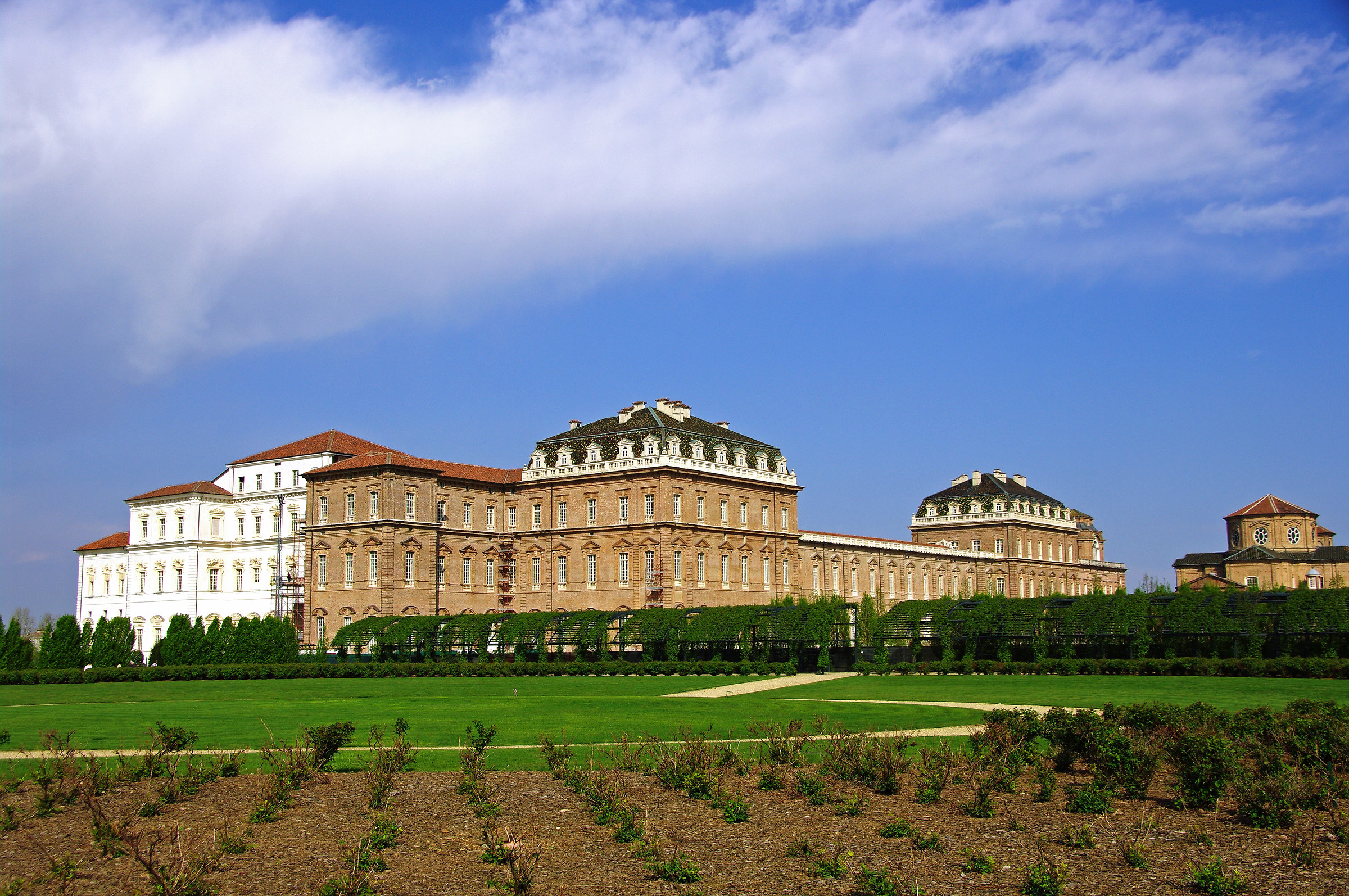 Reggia di Venaria-1: View from the gardens