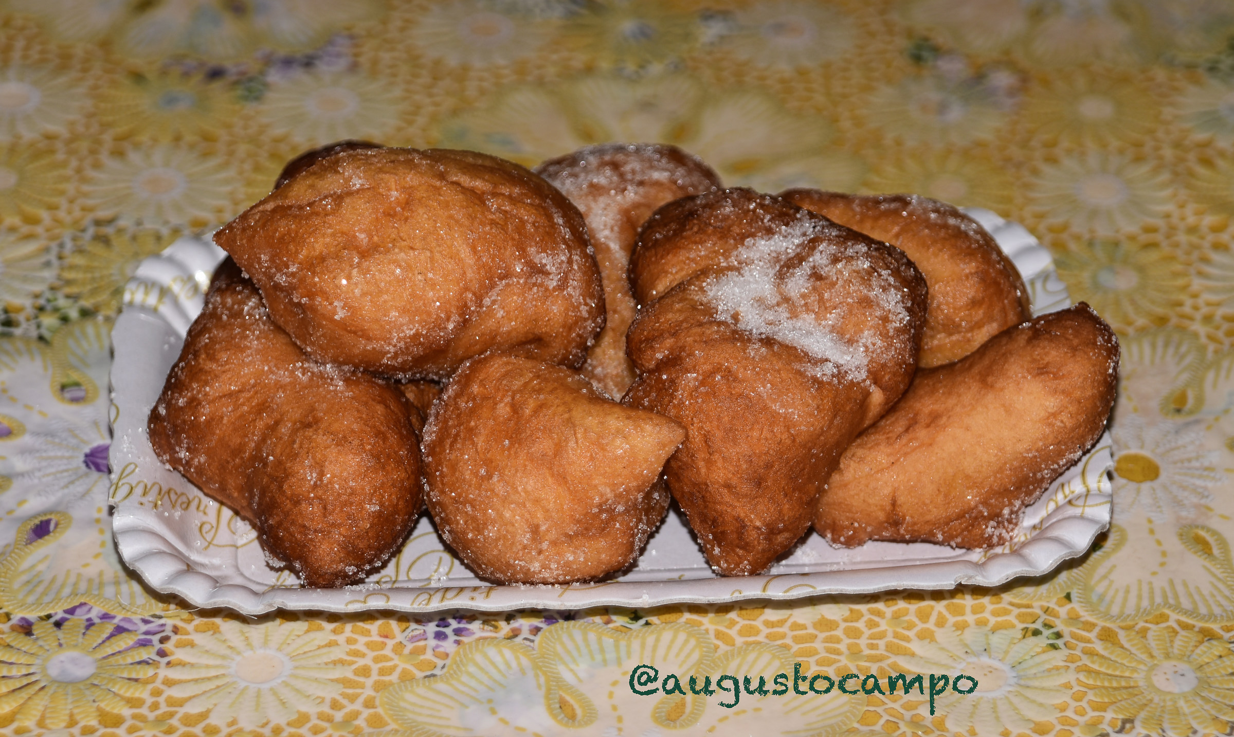 Le Sfinci (sweet nisseno carnival period)