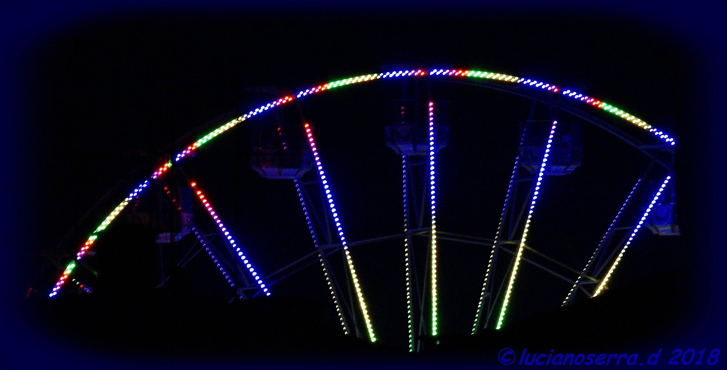 Un pezzetto di ruota panoramica visto... al buio