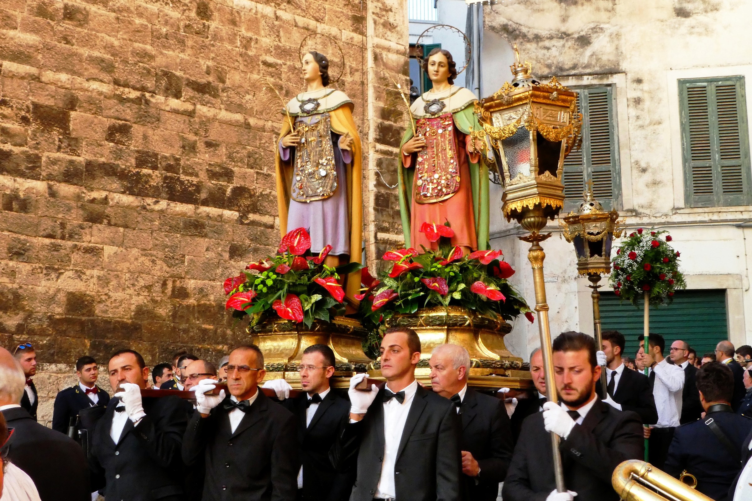 Conversano.An party community