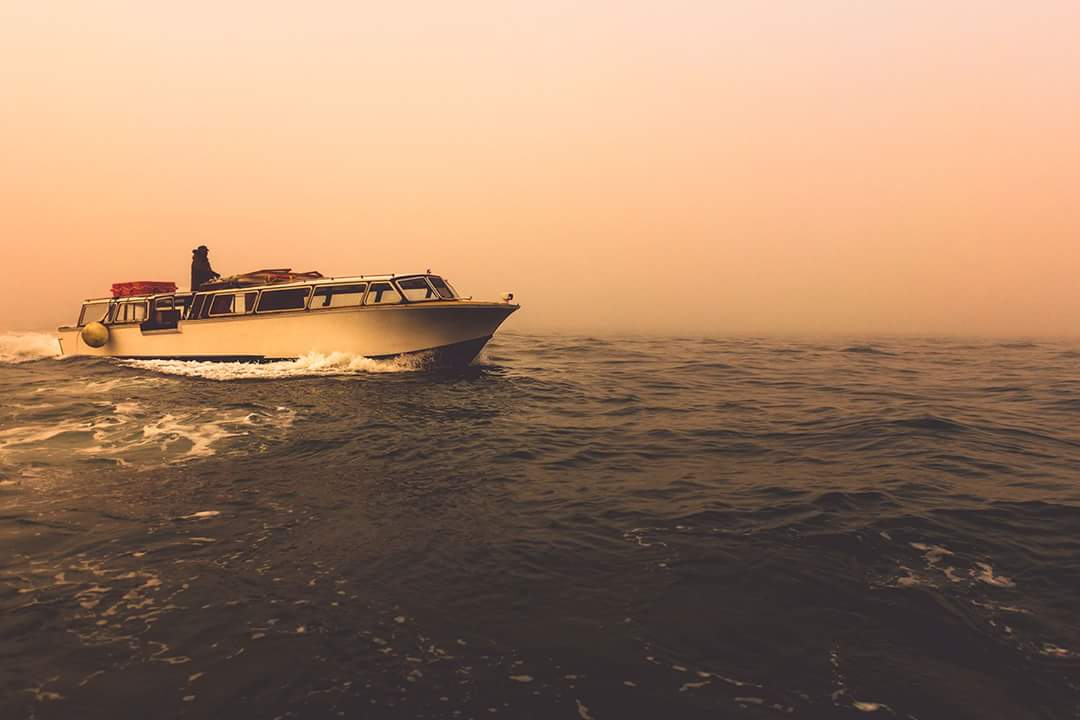 Taxi in the lagoon its fog