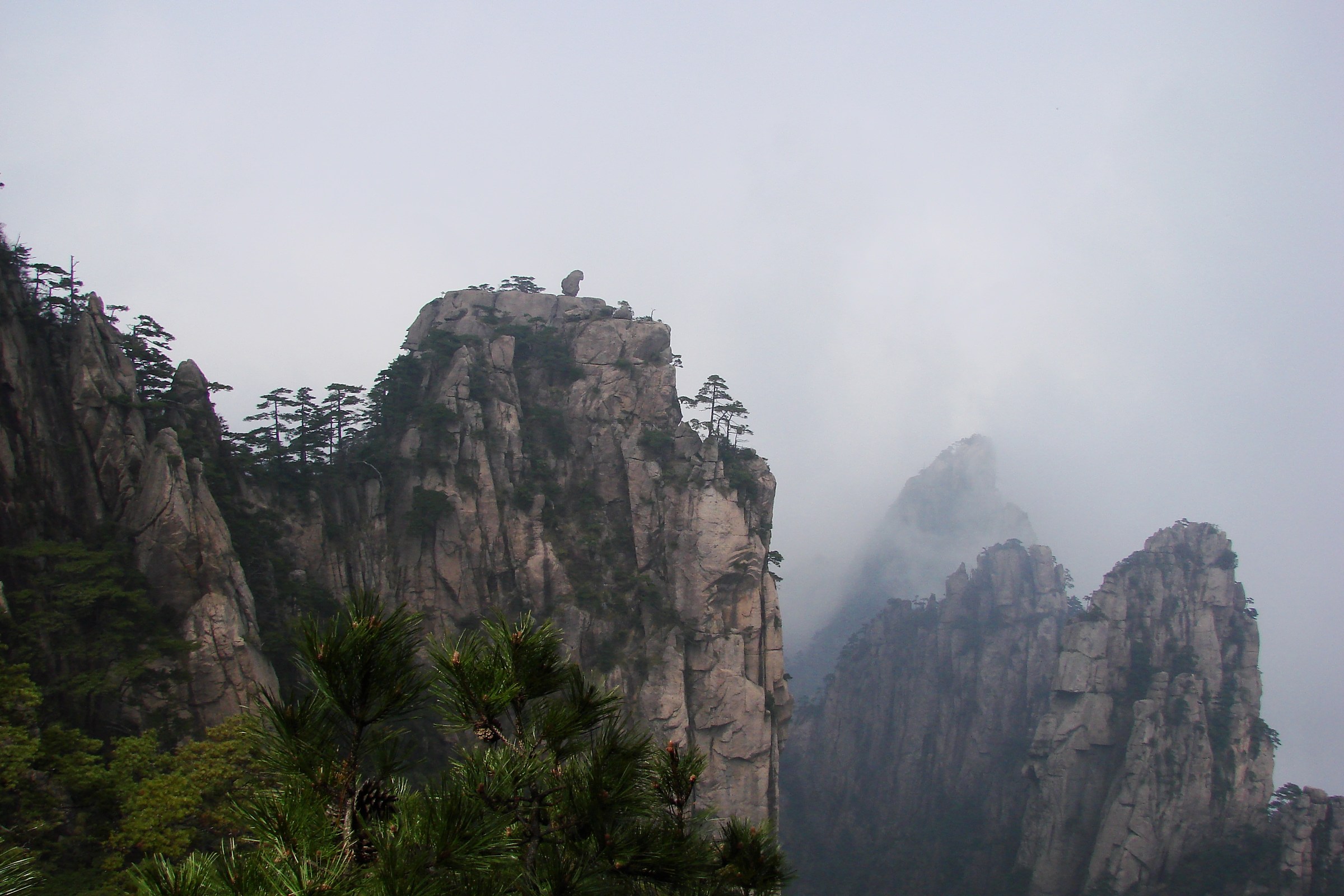 Monte Huangshan: la scimmia di pietrache guarda il mare