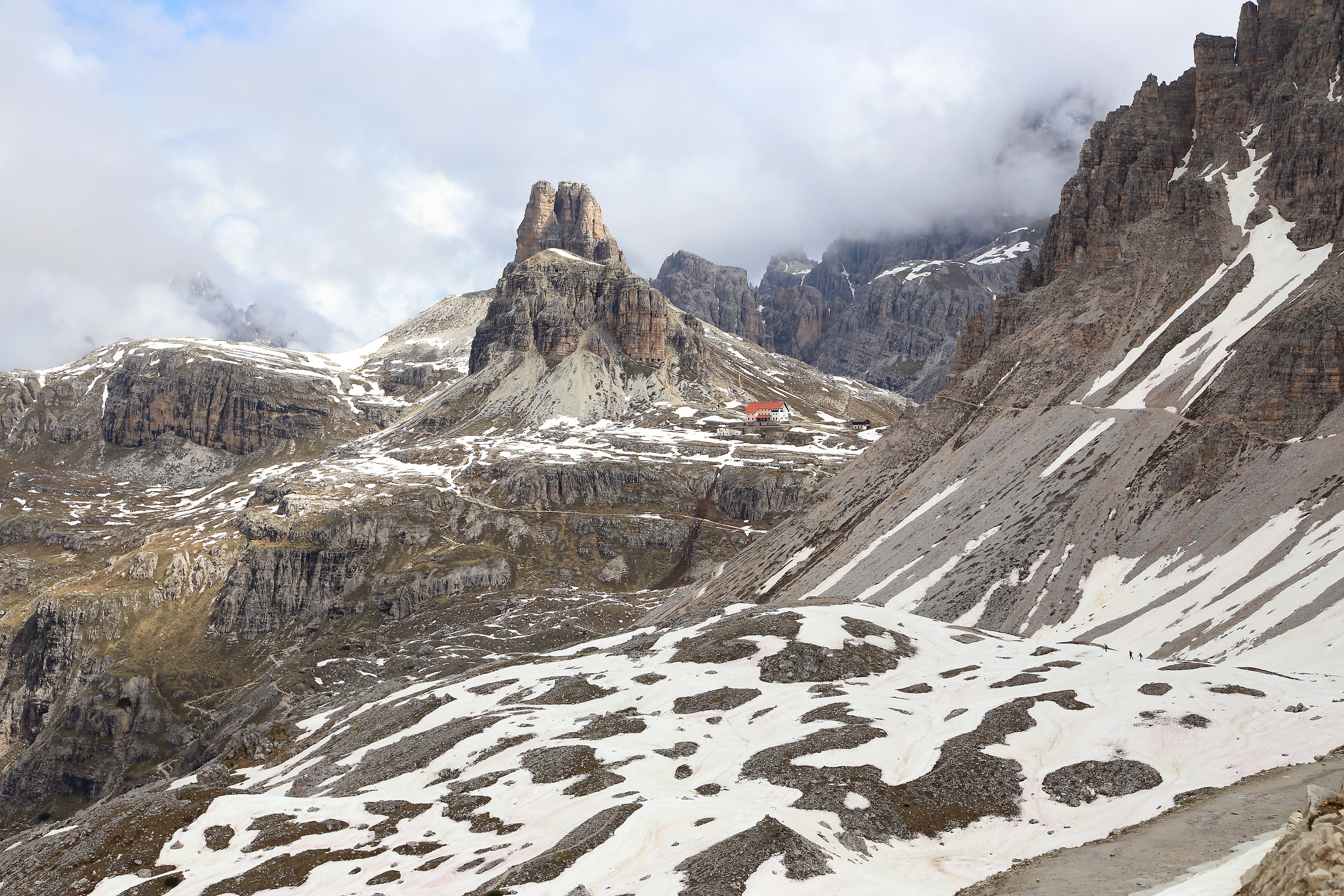 Towards the Locatelli Refuge