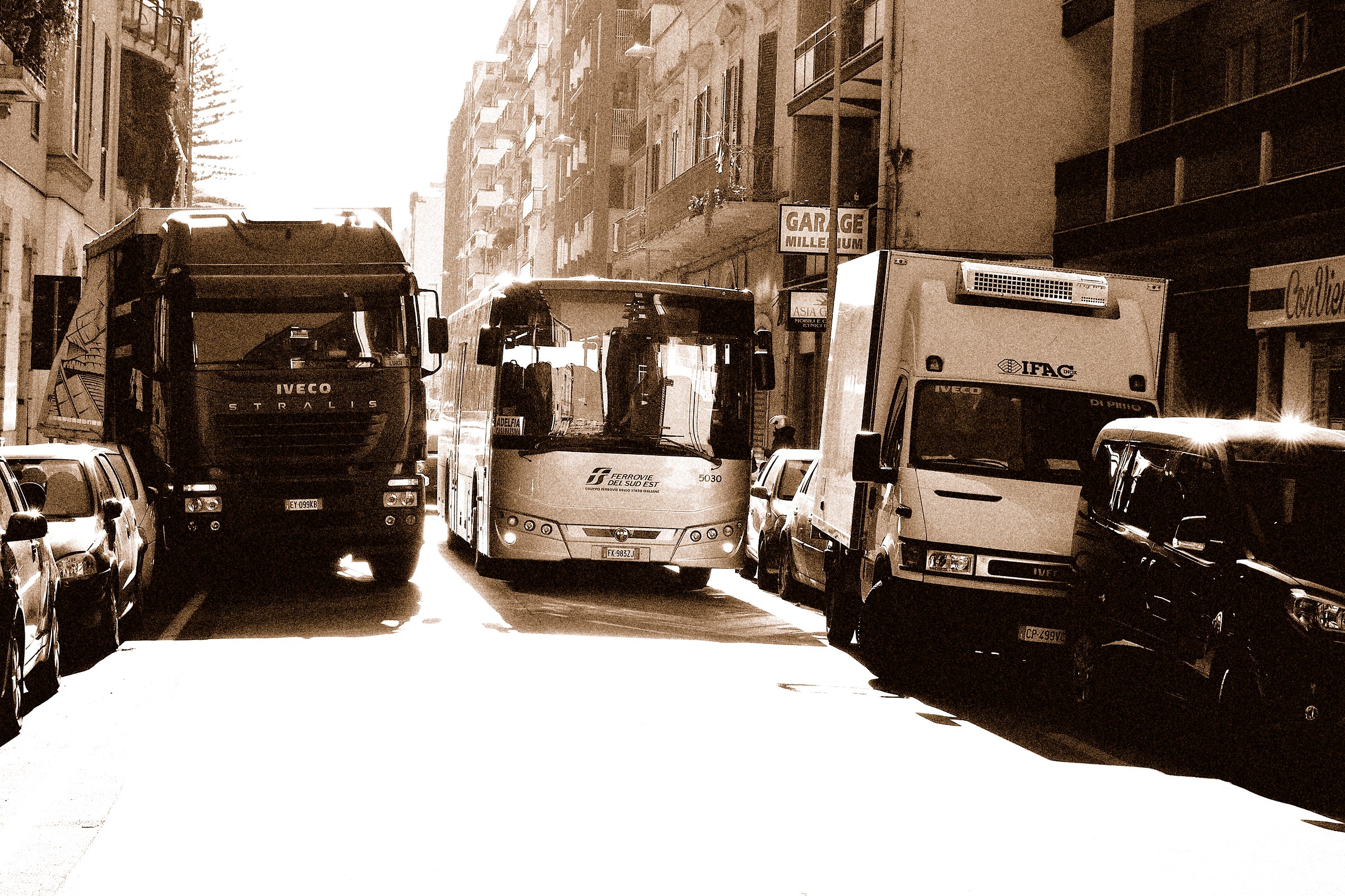 Traffic jam in Via Amendola