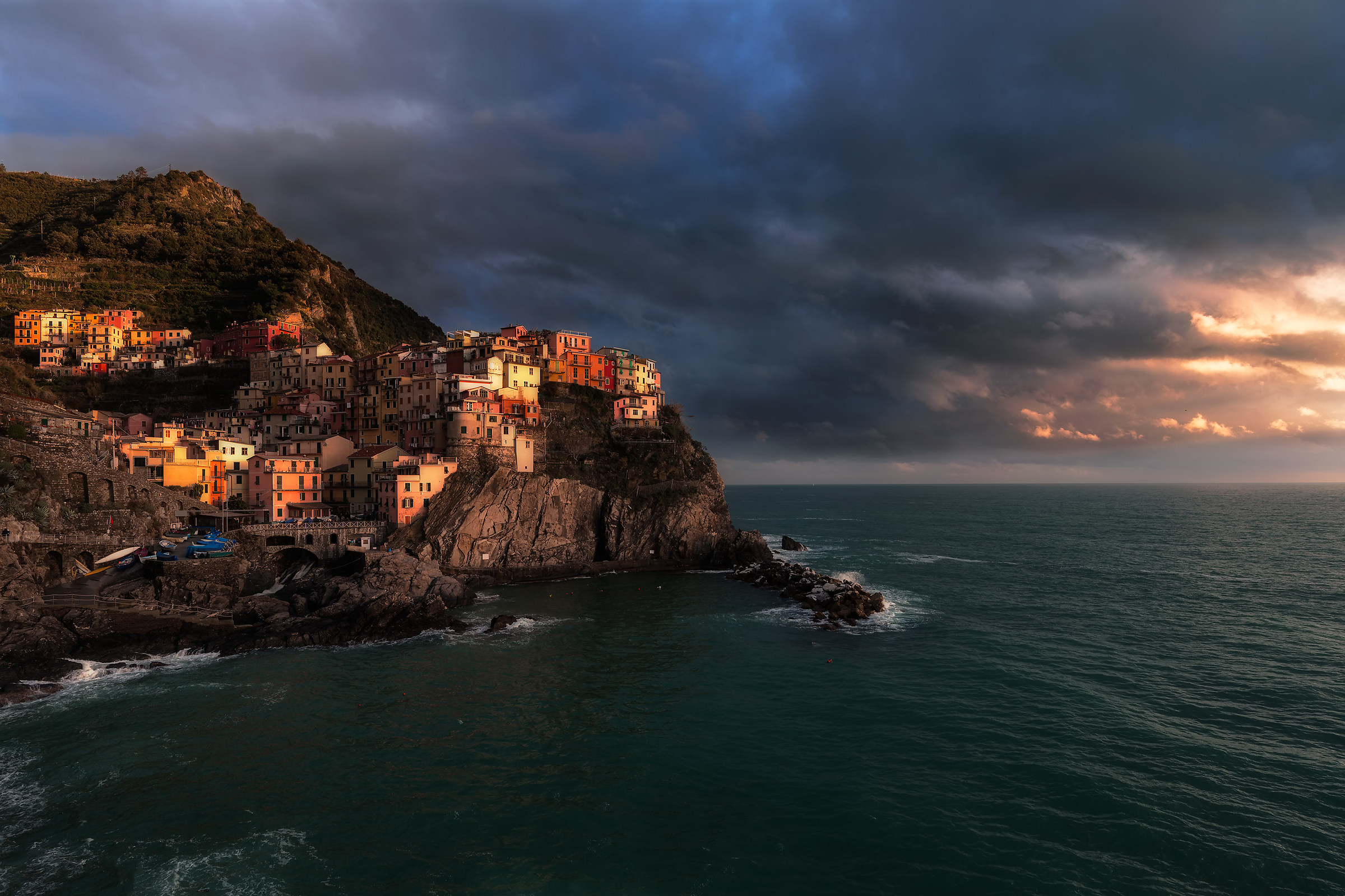 Dark light of Manarola