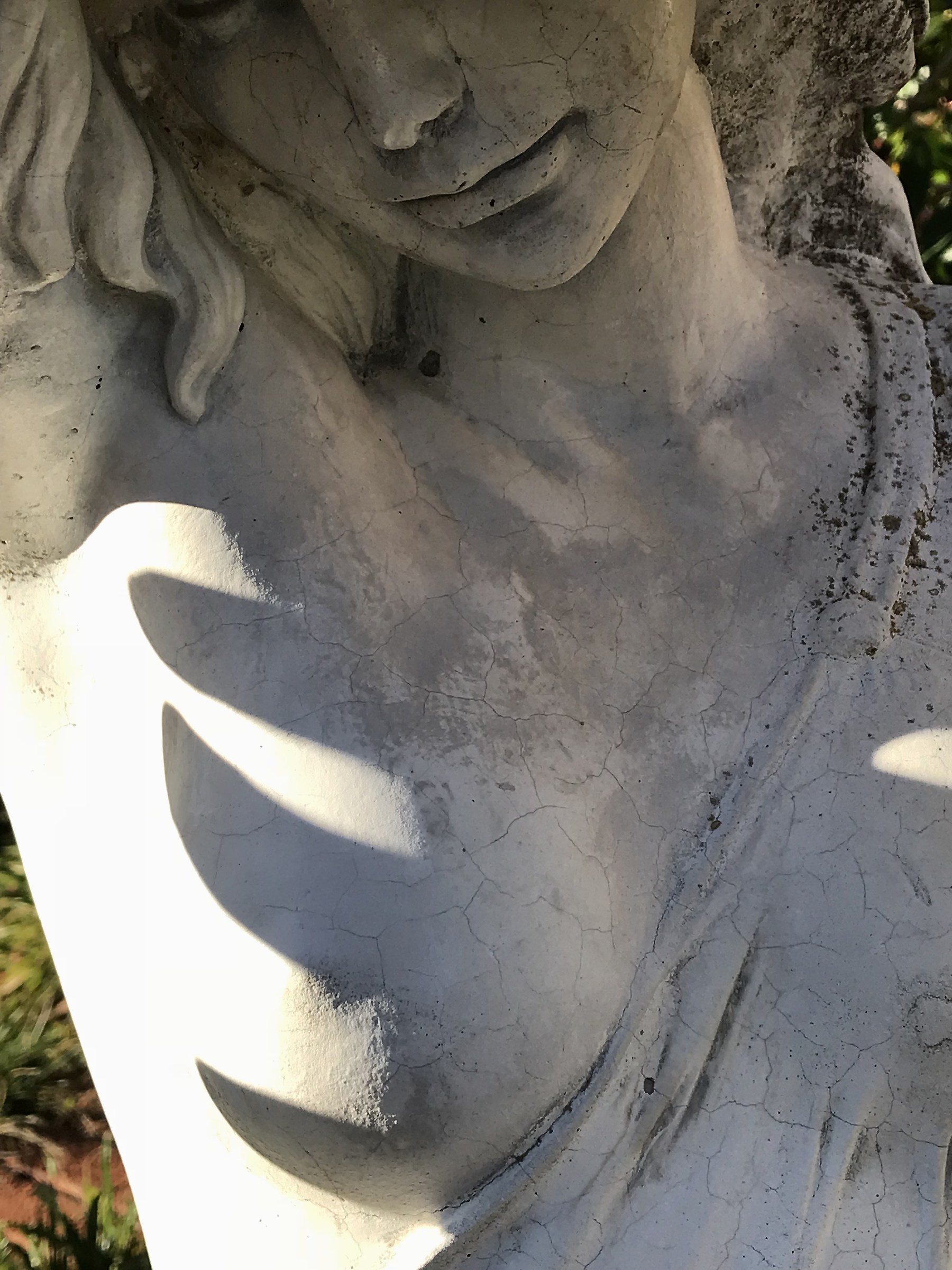 Can a statue stir up amorous feelings?