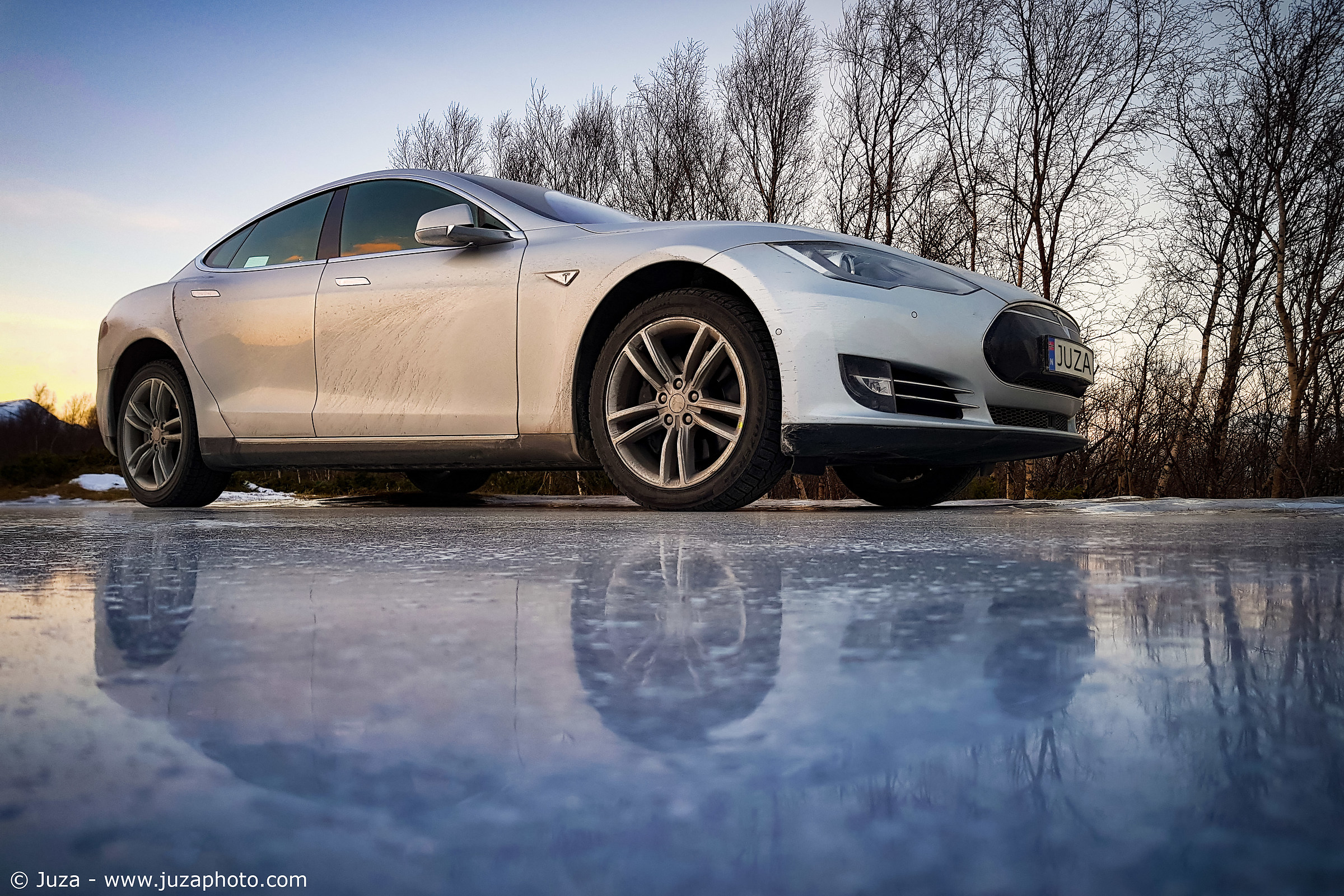 Tesla Model s .... on the ice