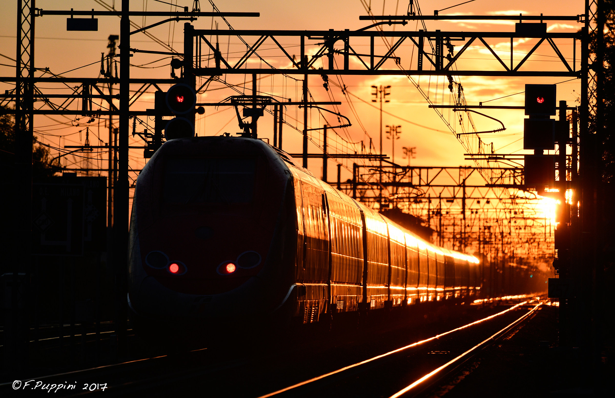 Frecciarossa nel sole di settembre