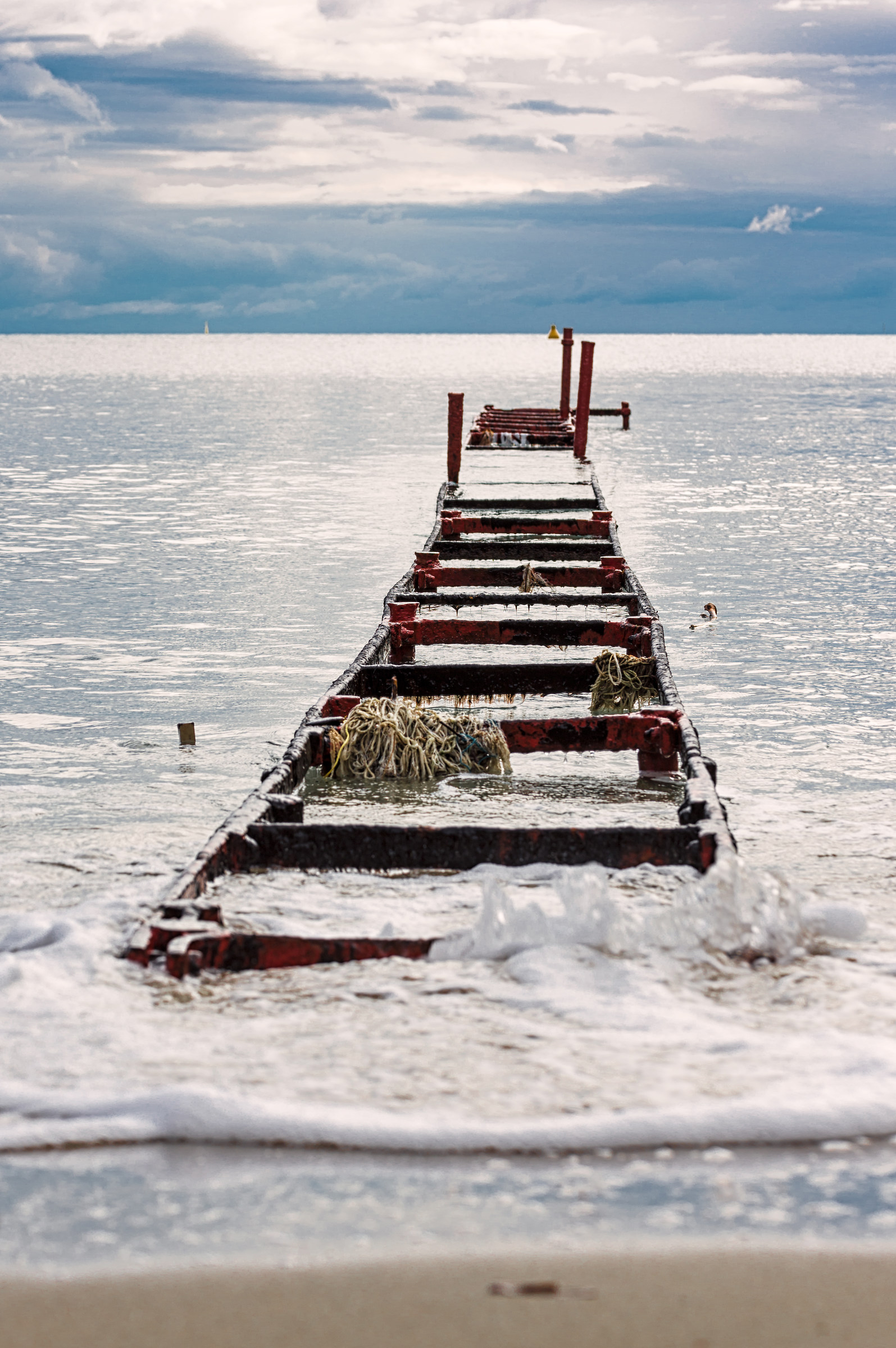 Pontile sulla spiaggia