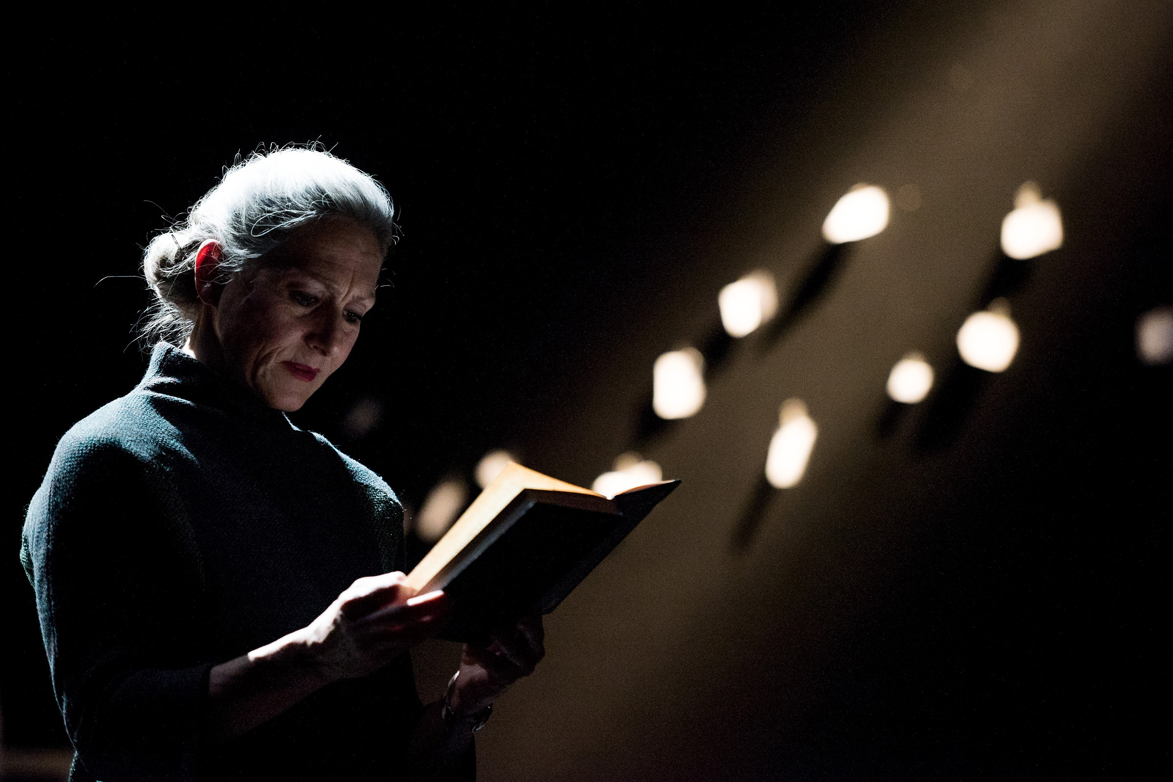 lights, shadows, actors .......