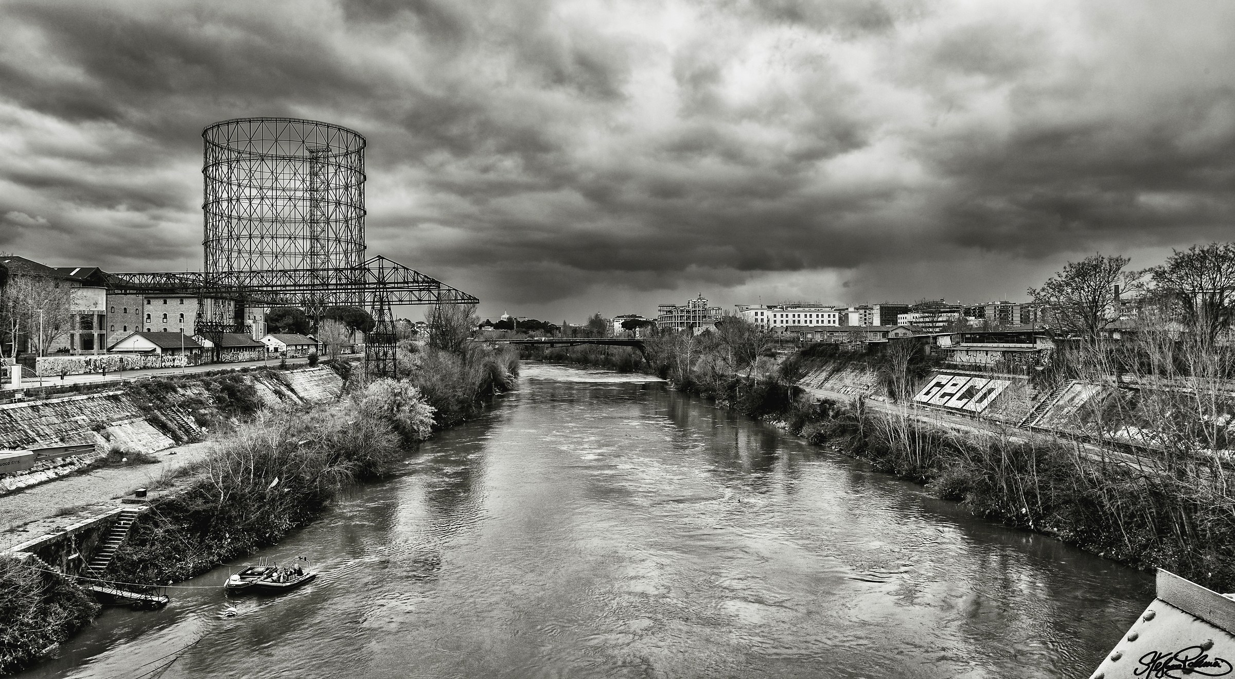 River port and Gazometer from the industrial bridge