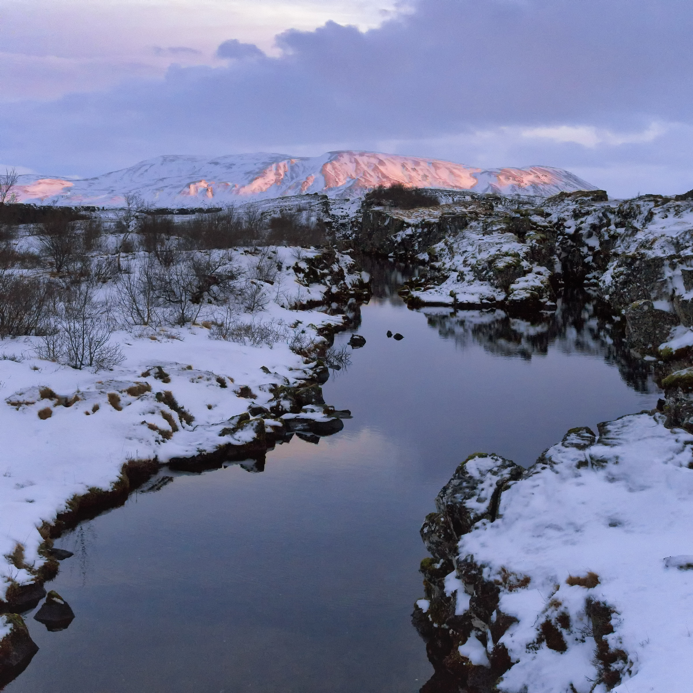 L'alba al Lago di Thingvallavatn
