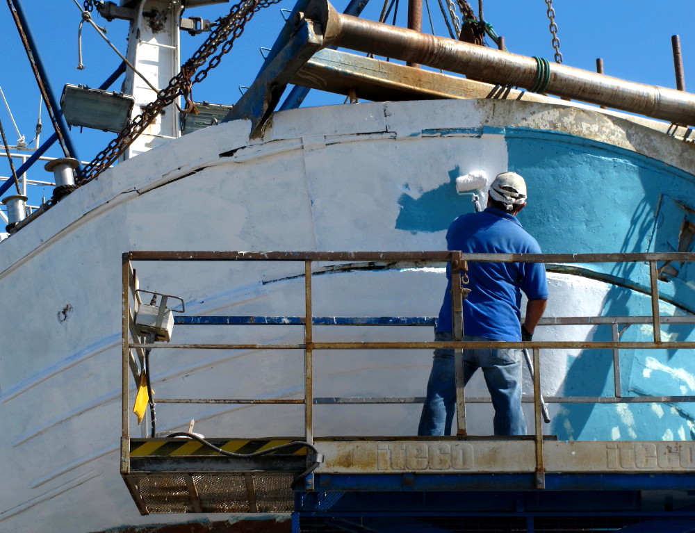 Painting works on the fishing vessel_1