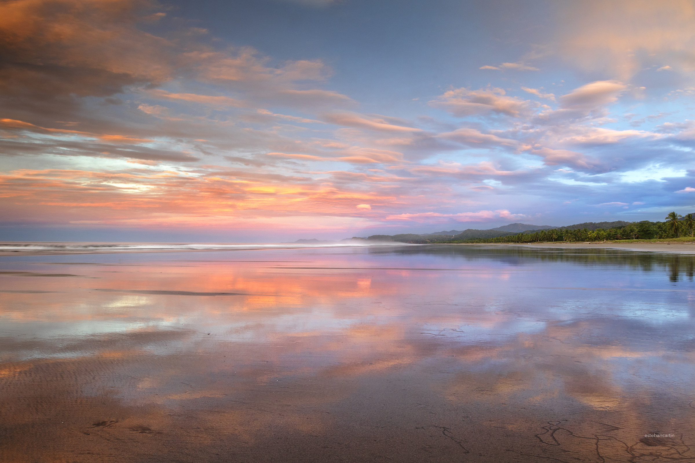 Coyote playa at dawn