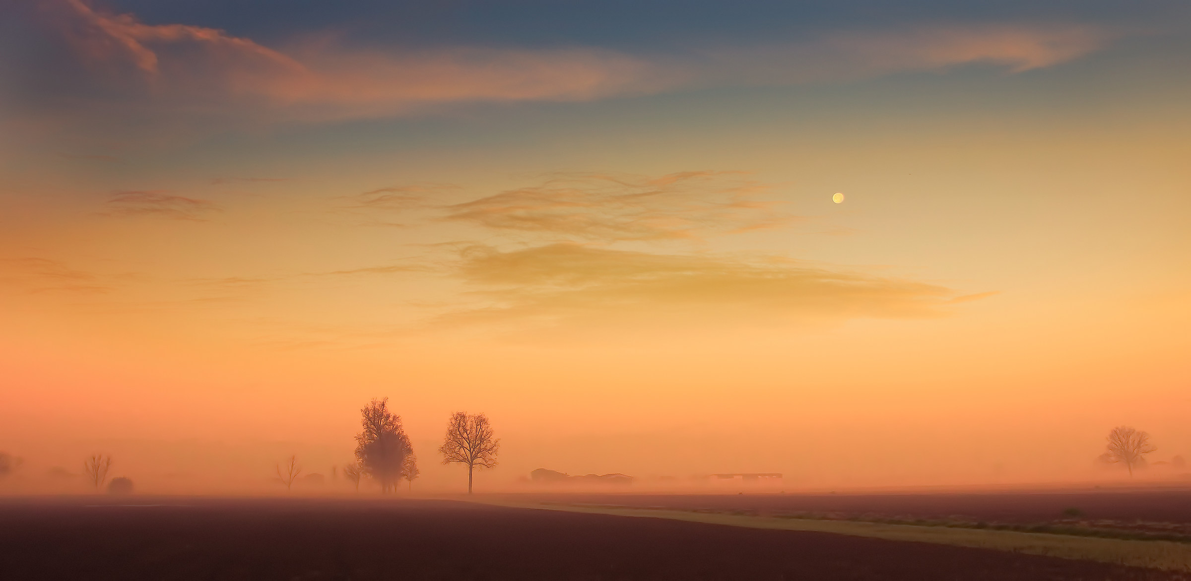 Atmosfera invernale dopo il tramonto