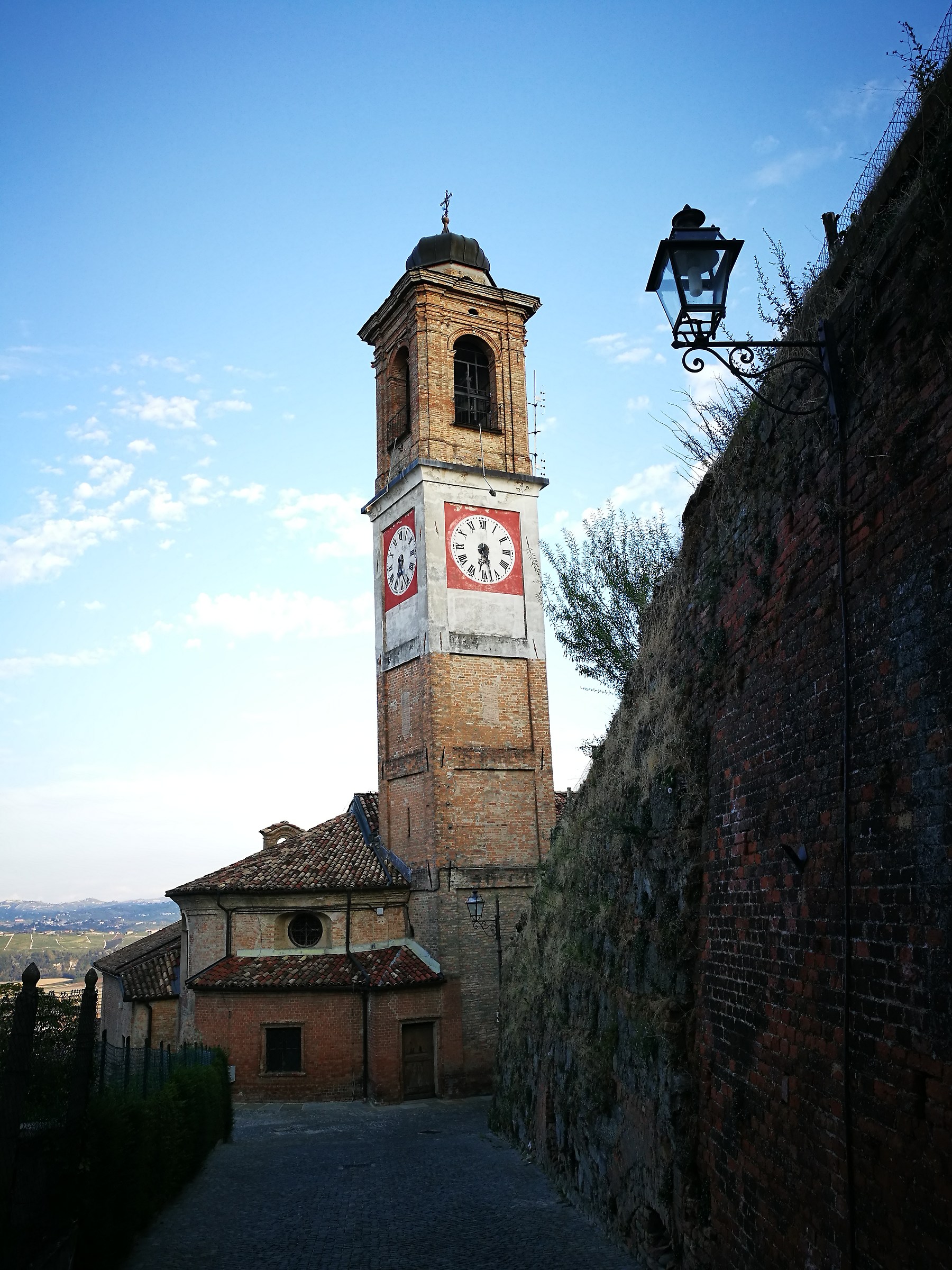 Guarene , piccolo paesino tra langhe e roero