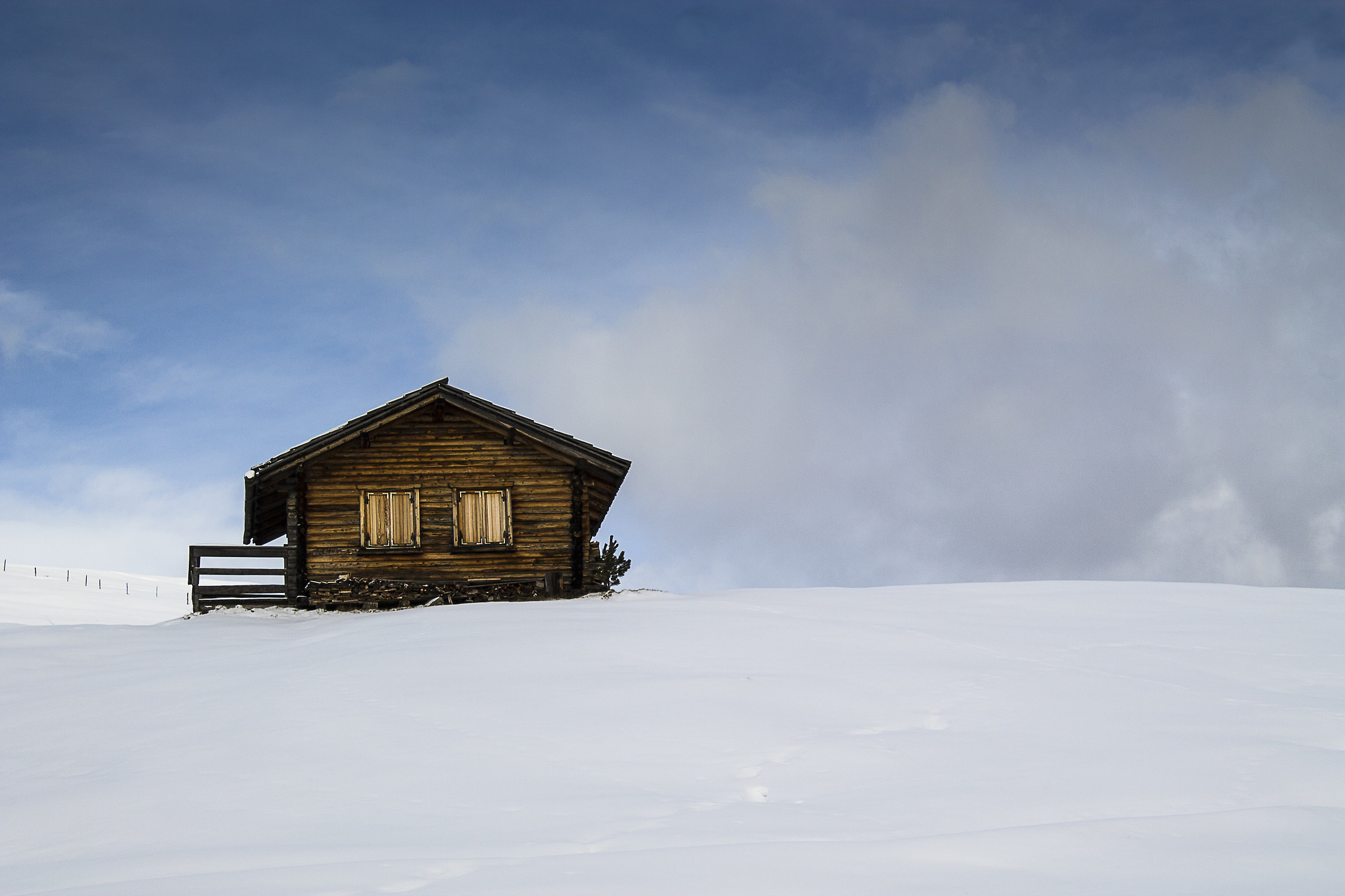 Between sky and snow