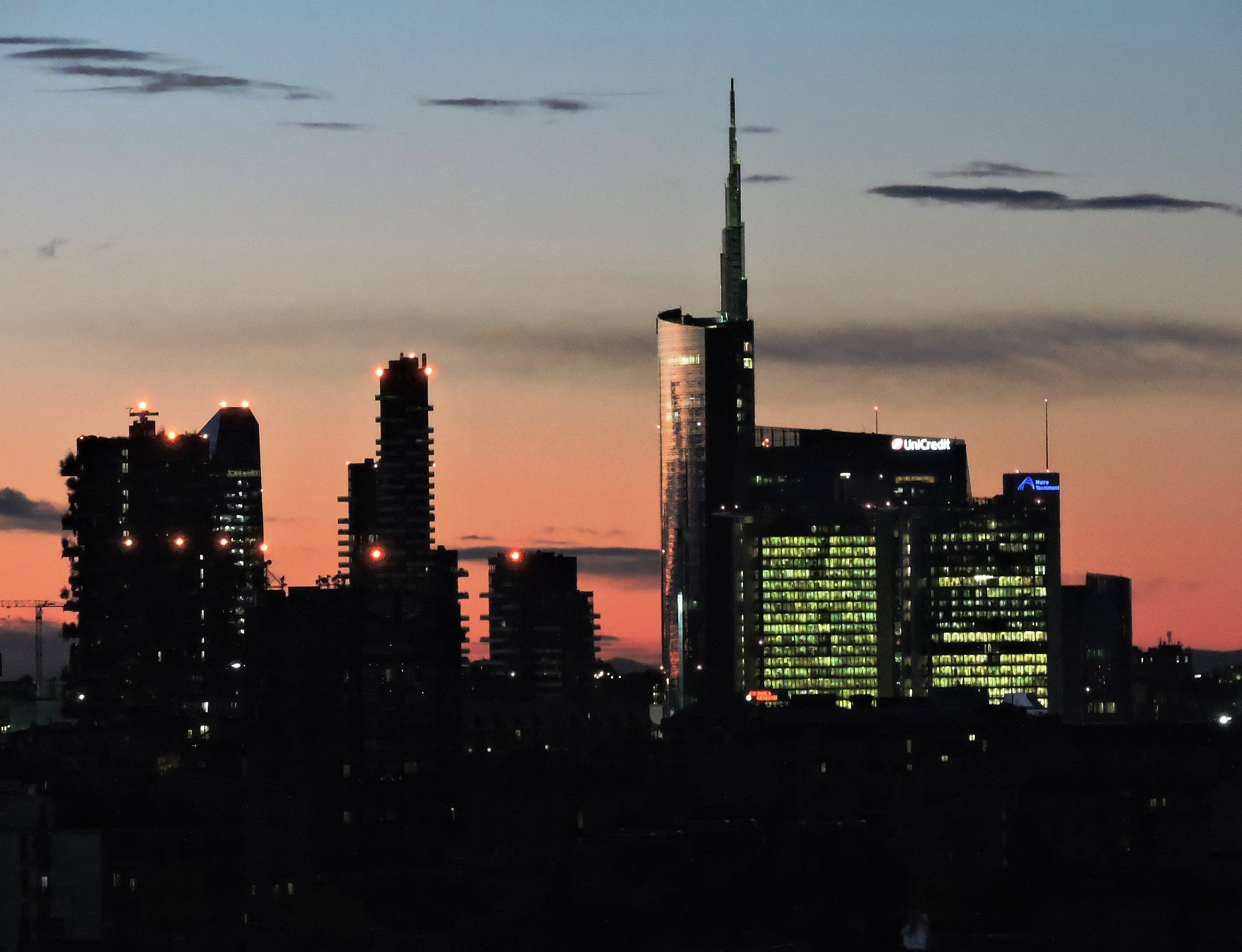 Milan sunrise "skyline"