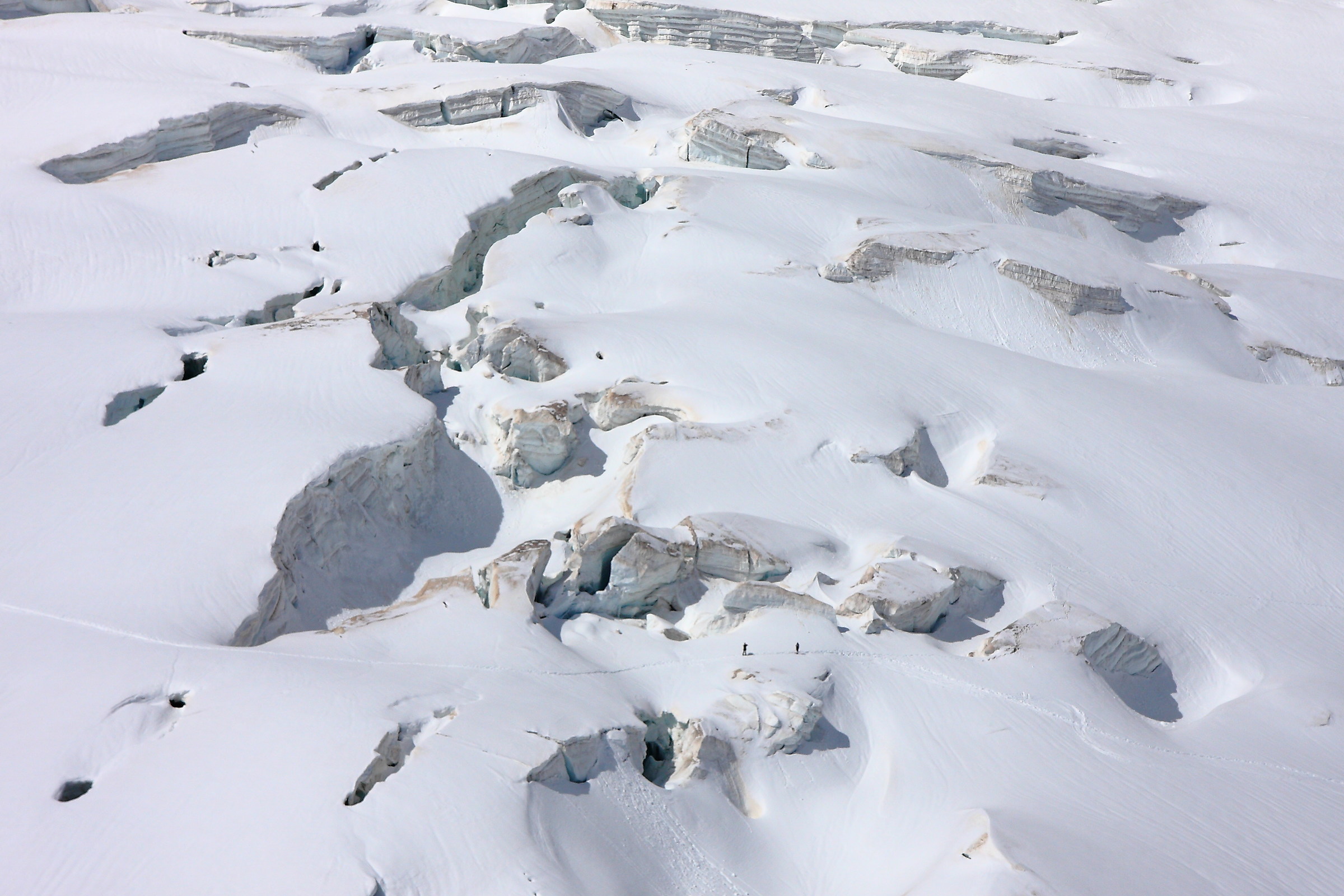 The glacier crossing