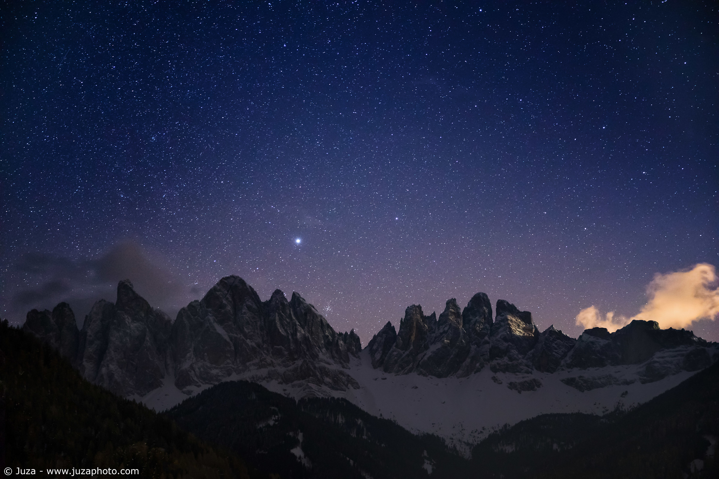 Cielo stellato sulle Odle