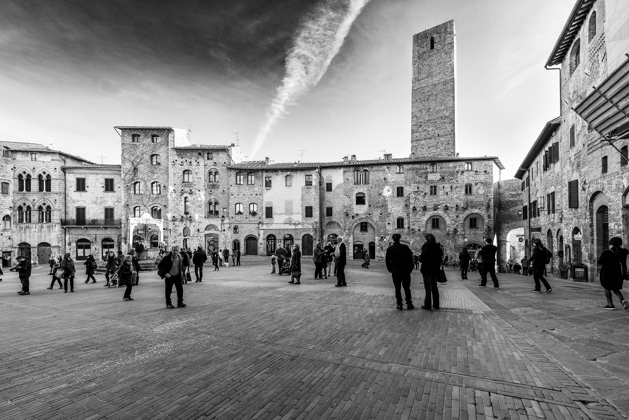 Piazza della cisterna B & W
