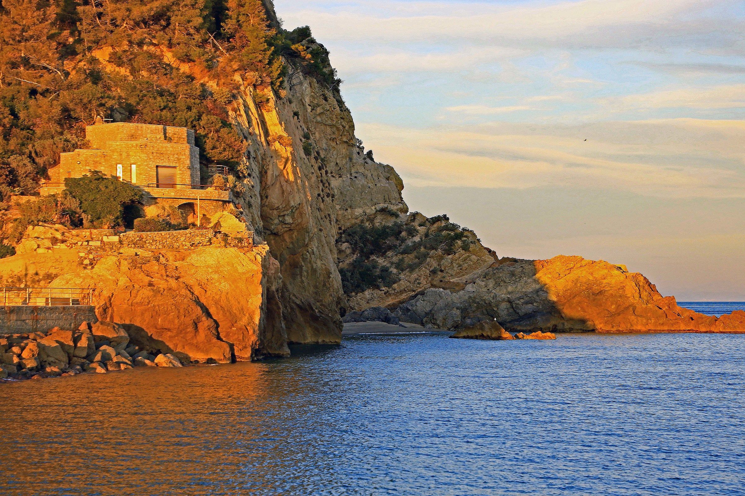 Caldo tramonto a Varigotti