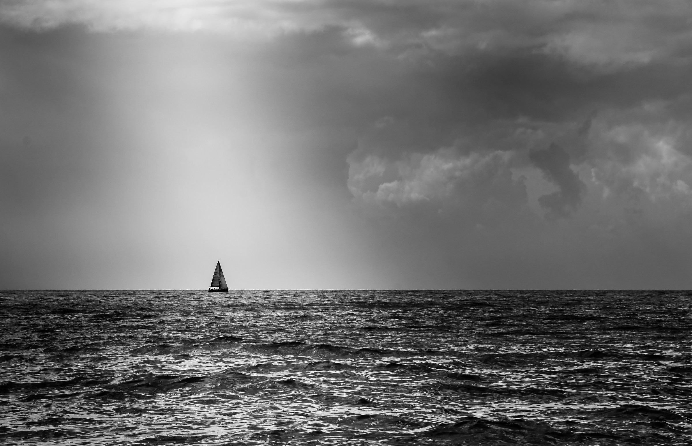 Soli in mezzo al mar