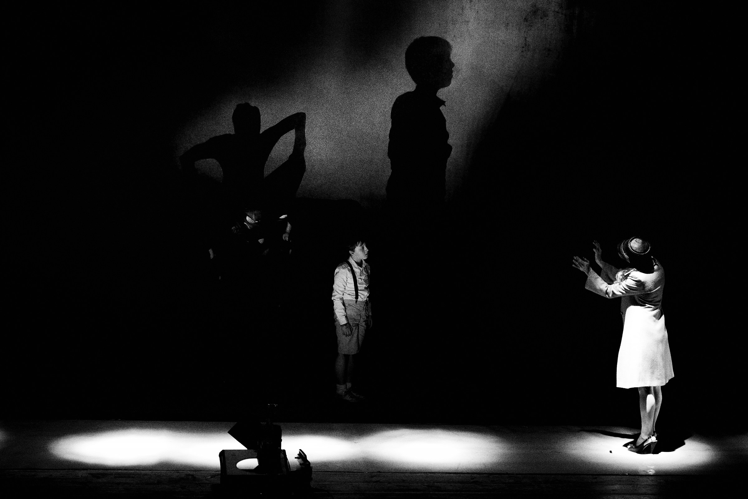 lights, shadows, actors .......