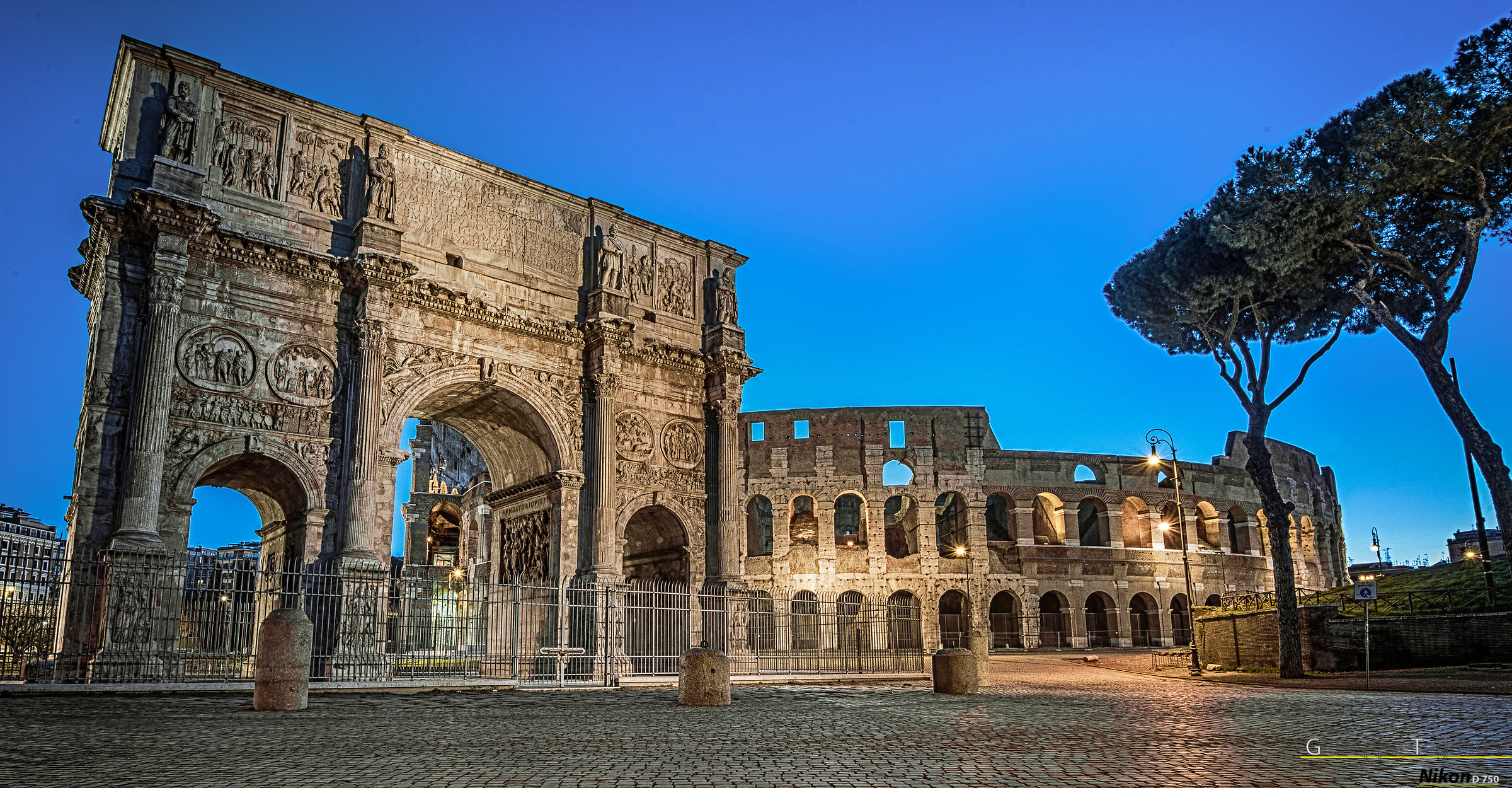 Arco di Costantino e il Colosseo